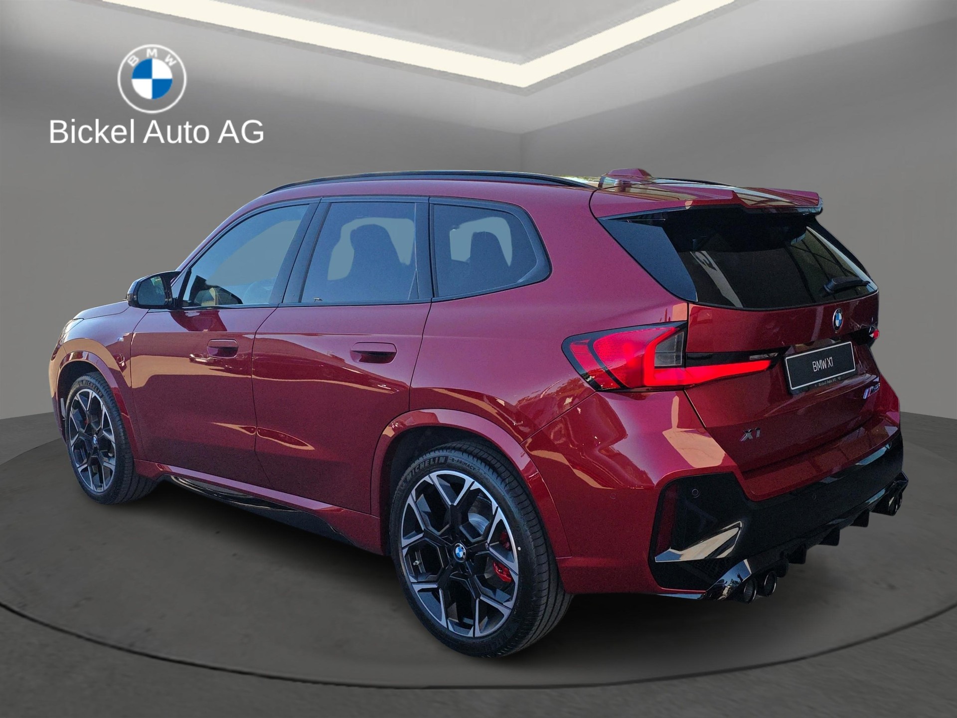 BMW X1 M35i xDrive-showroom-element-2