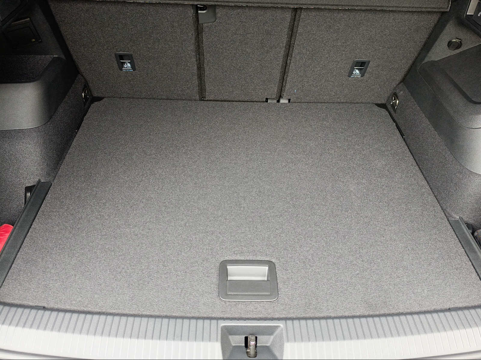 VW Tiguan R-Line Plus 2.0TSI 265PS 4Motion-image-6