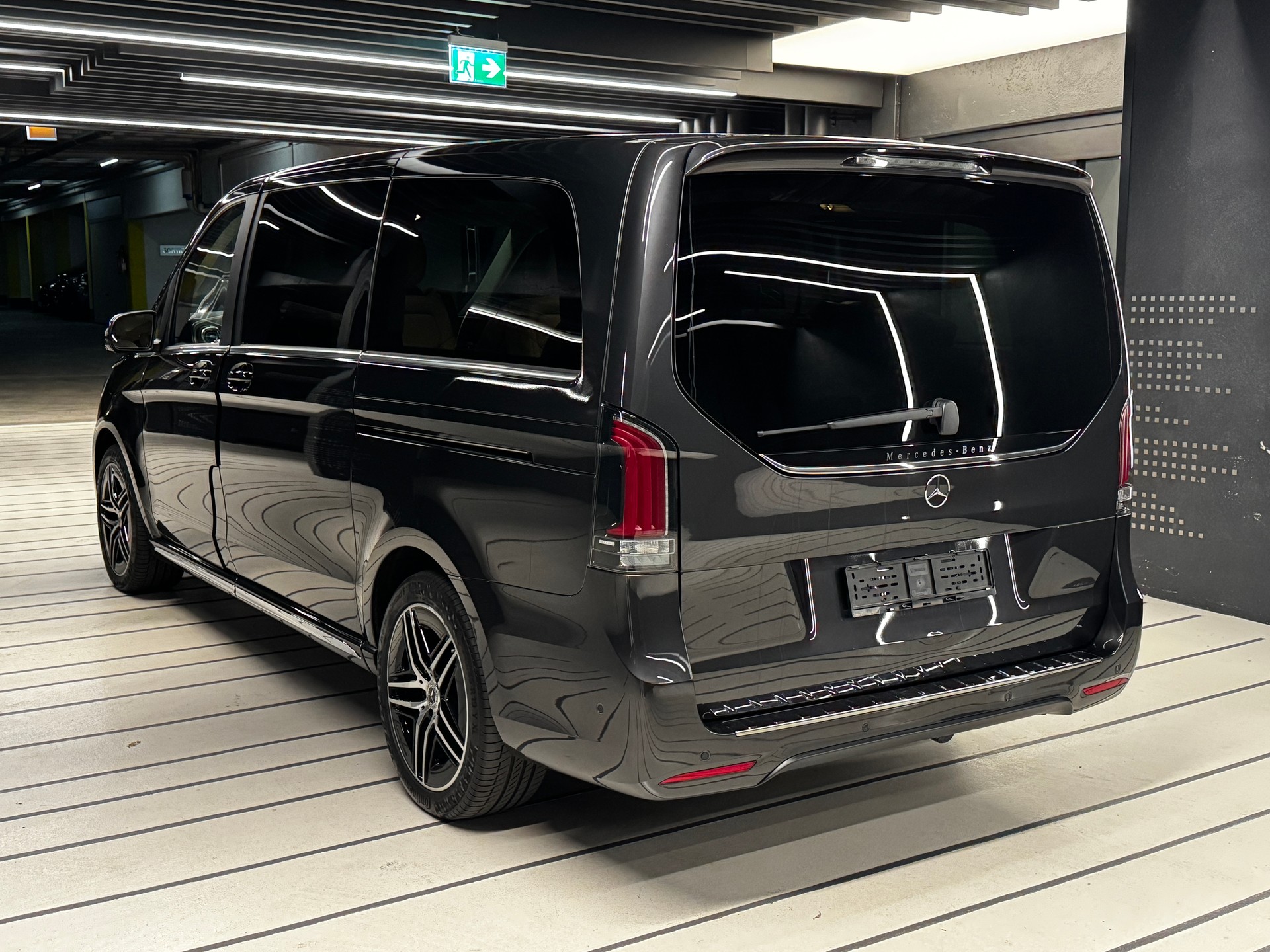 MERCEDES-BENZ V 300 d lang Avantgarde 9G-Tronic-image-2