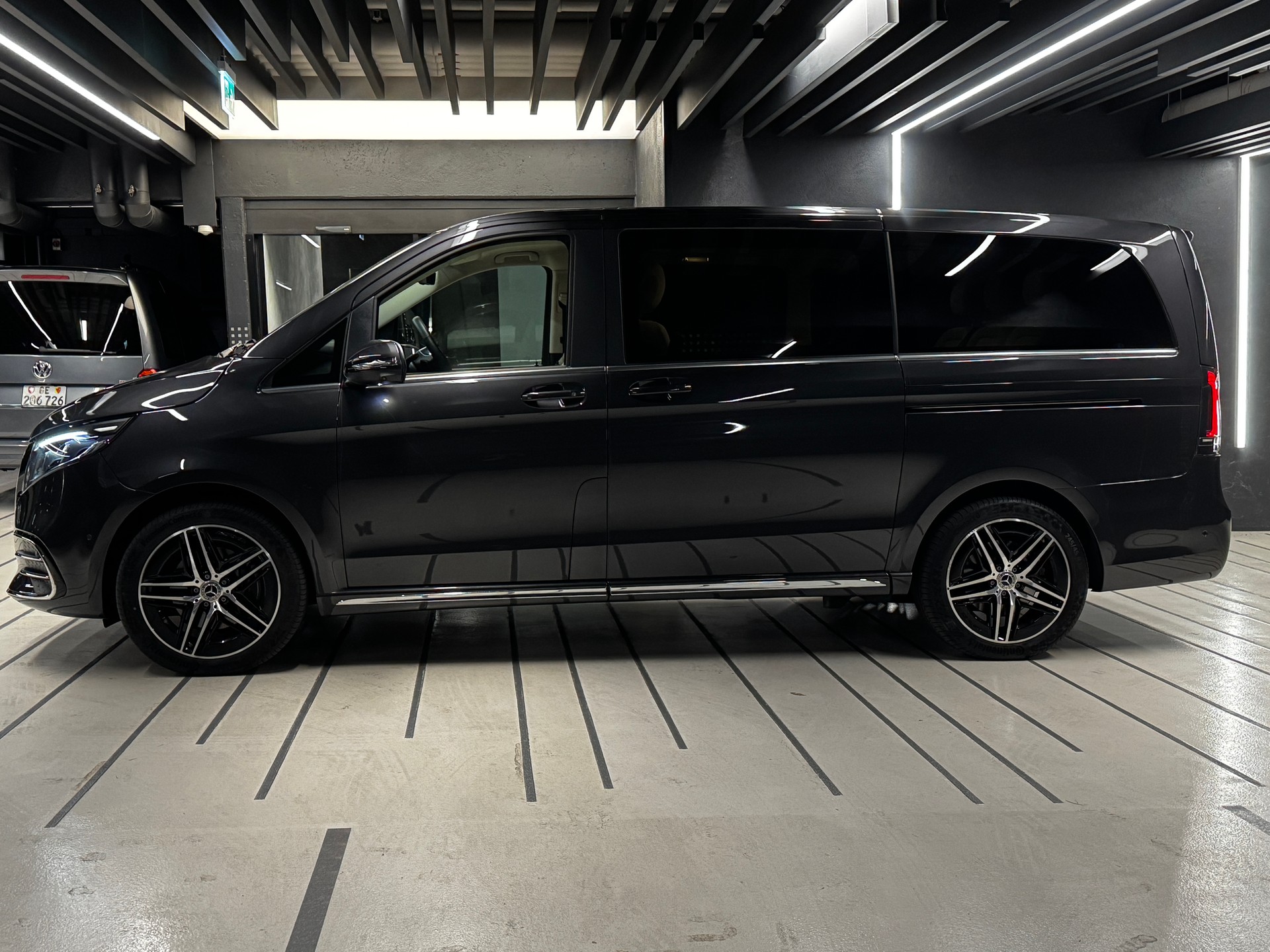 MERCEDES-BENZ V 300 d lang Avantgarde 9G-Tronic-image-1