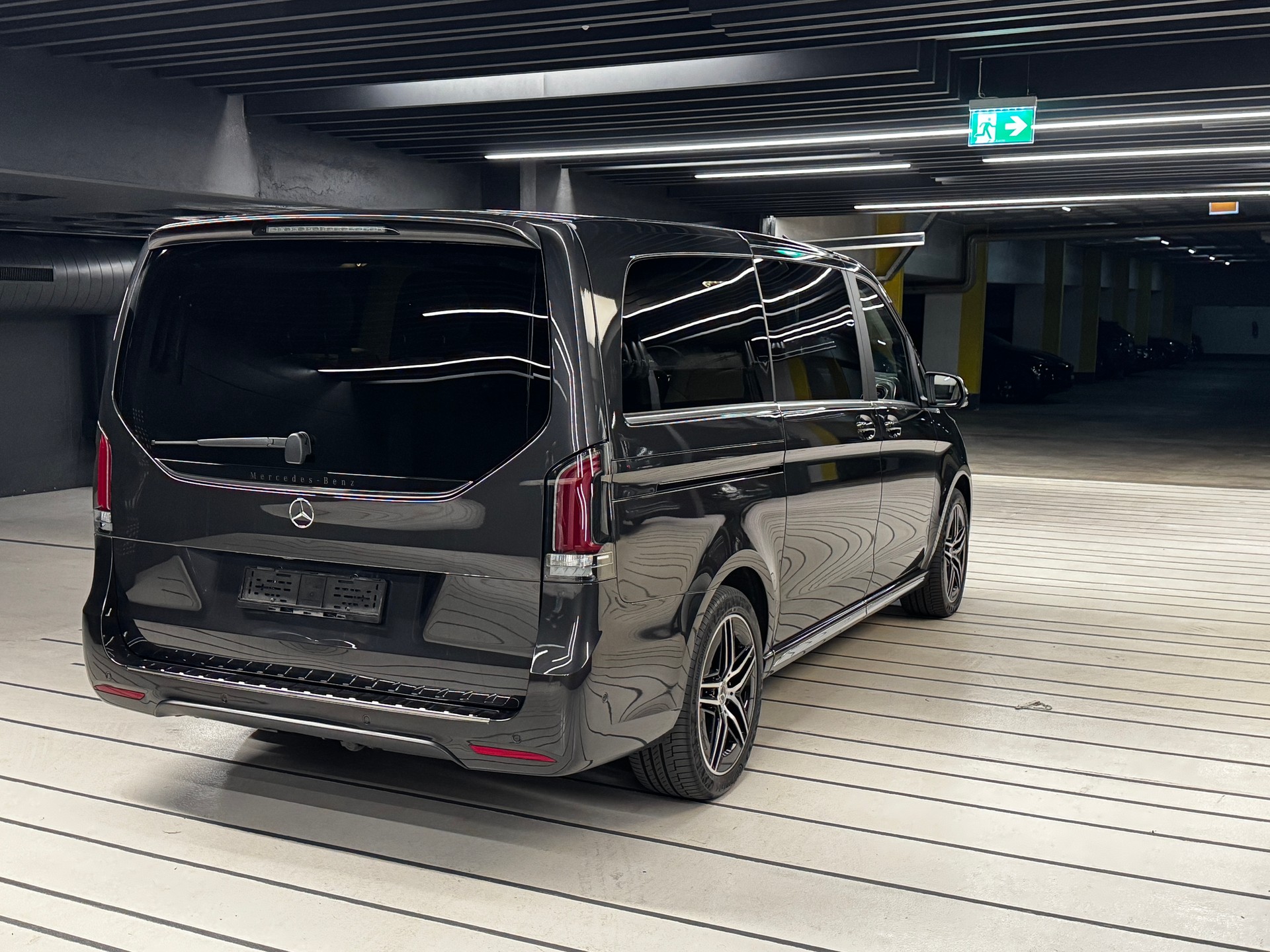 MERCEDES-BENZ V 300 d lang Avantgarde 9G-Tronic-image-3