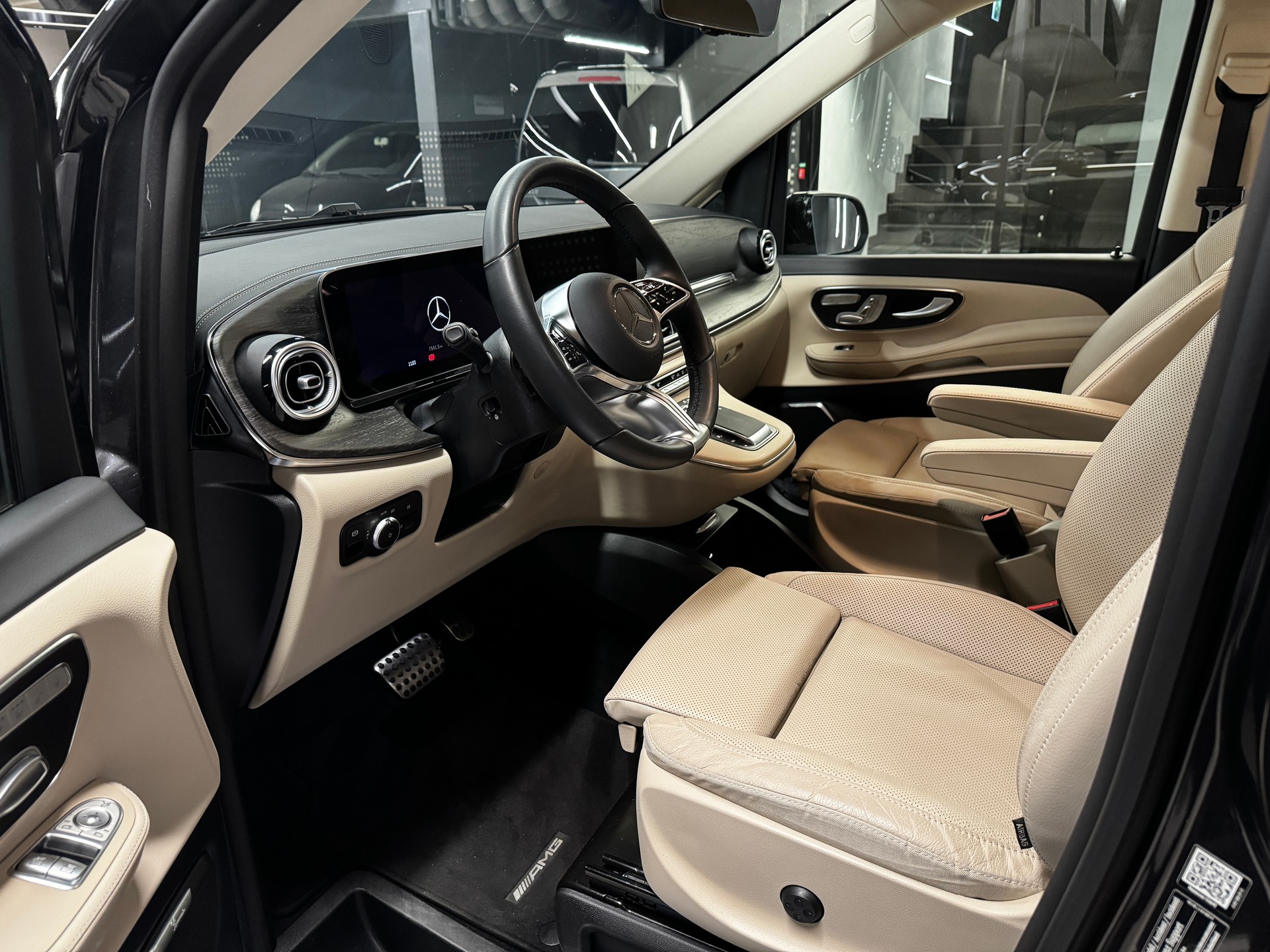 MERCEDES-BENZ V 300 d lang Avantgarde 9G-Tronic-image-5