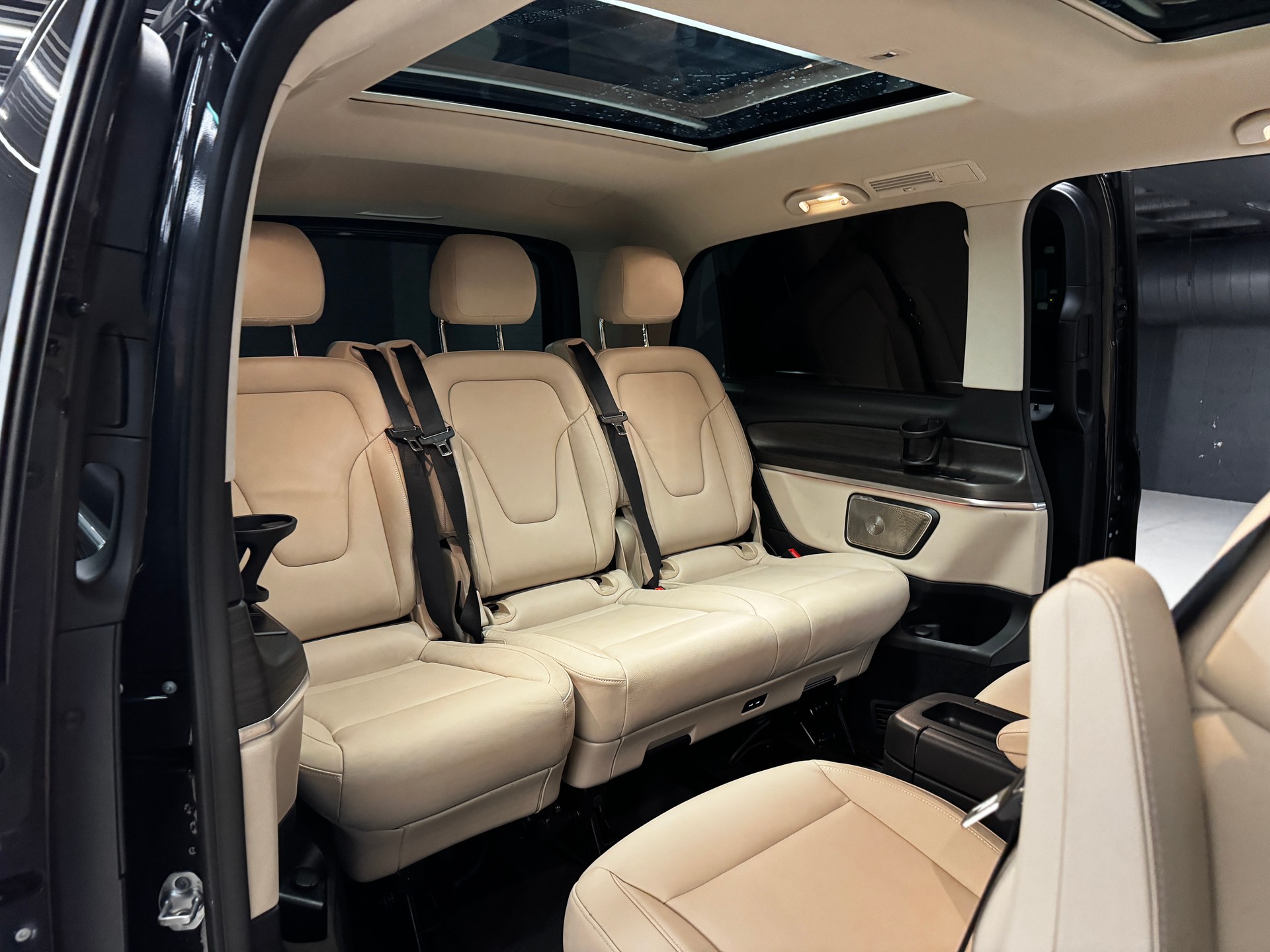 MERCEDES-BENZ V 300 d lang Avantgarde 9G-Tronic-image-9
