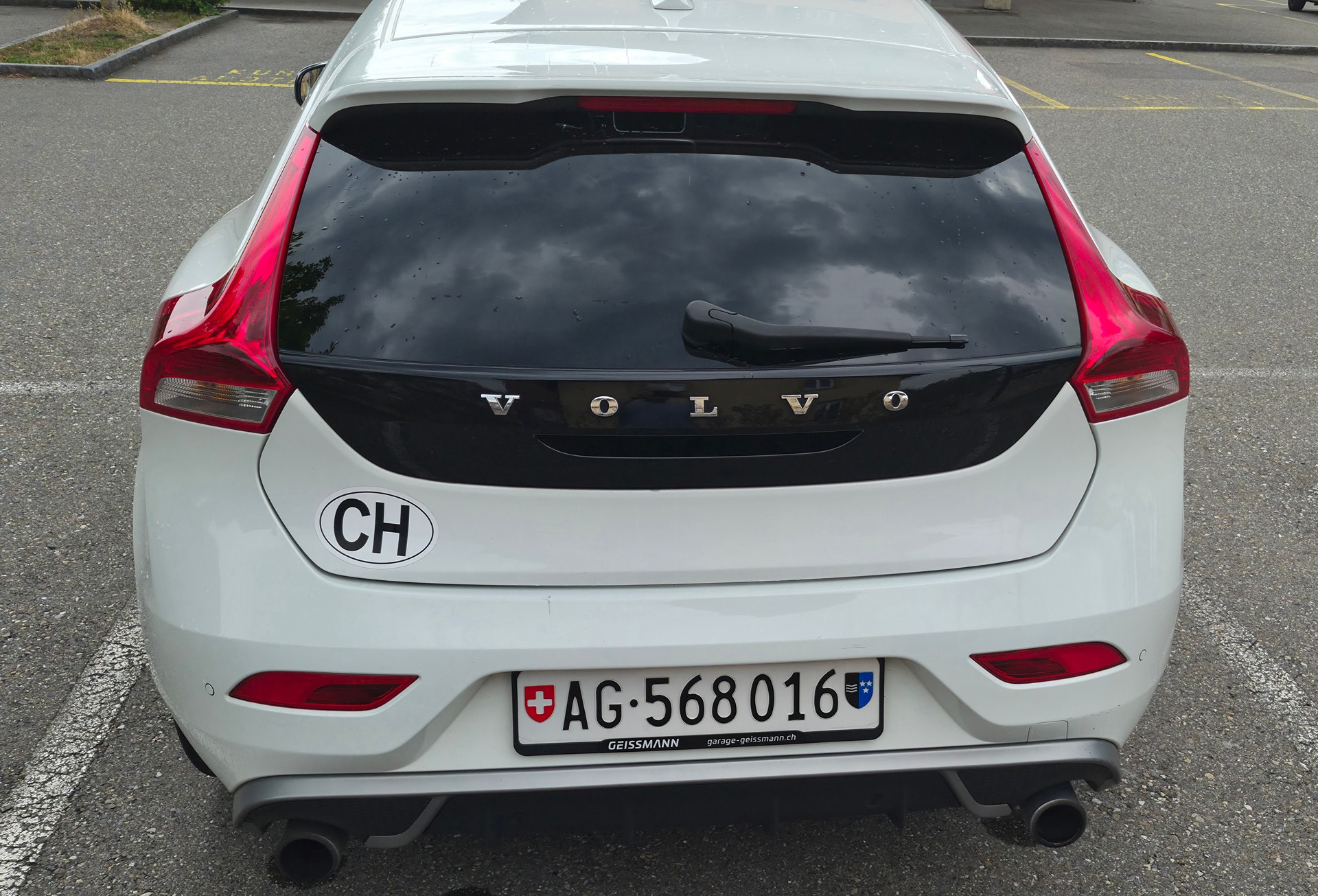 VOLVO T5 2.5 R-Design-image-3