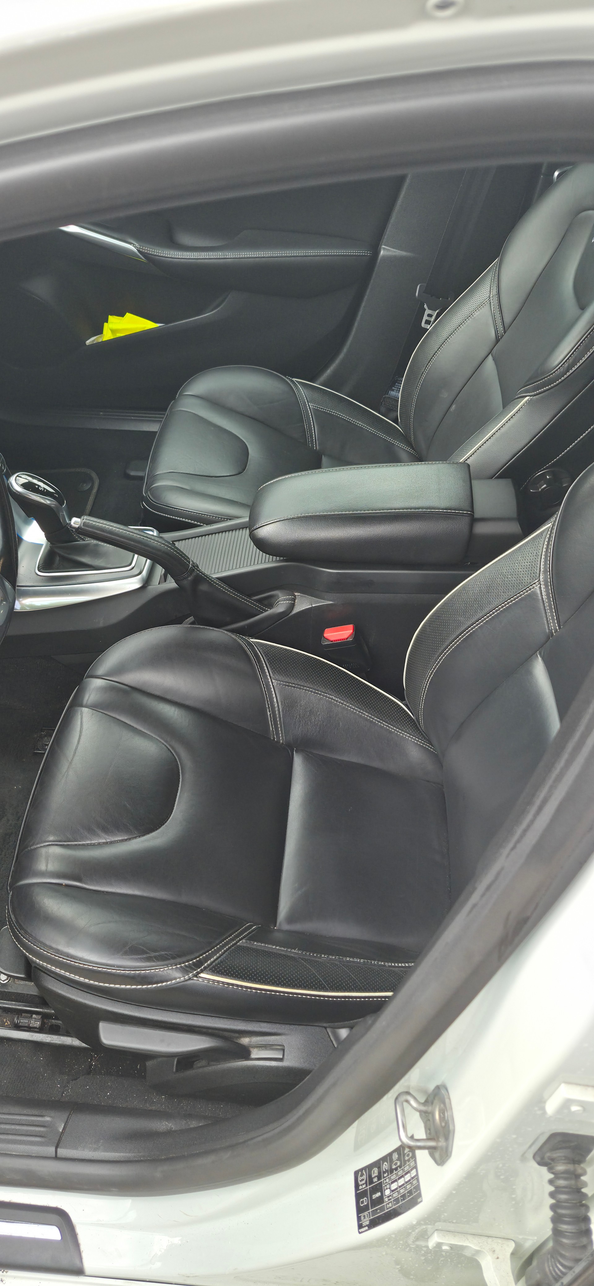 VOLVO T5 2.5 R-Design-image-5