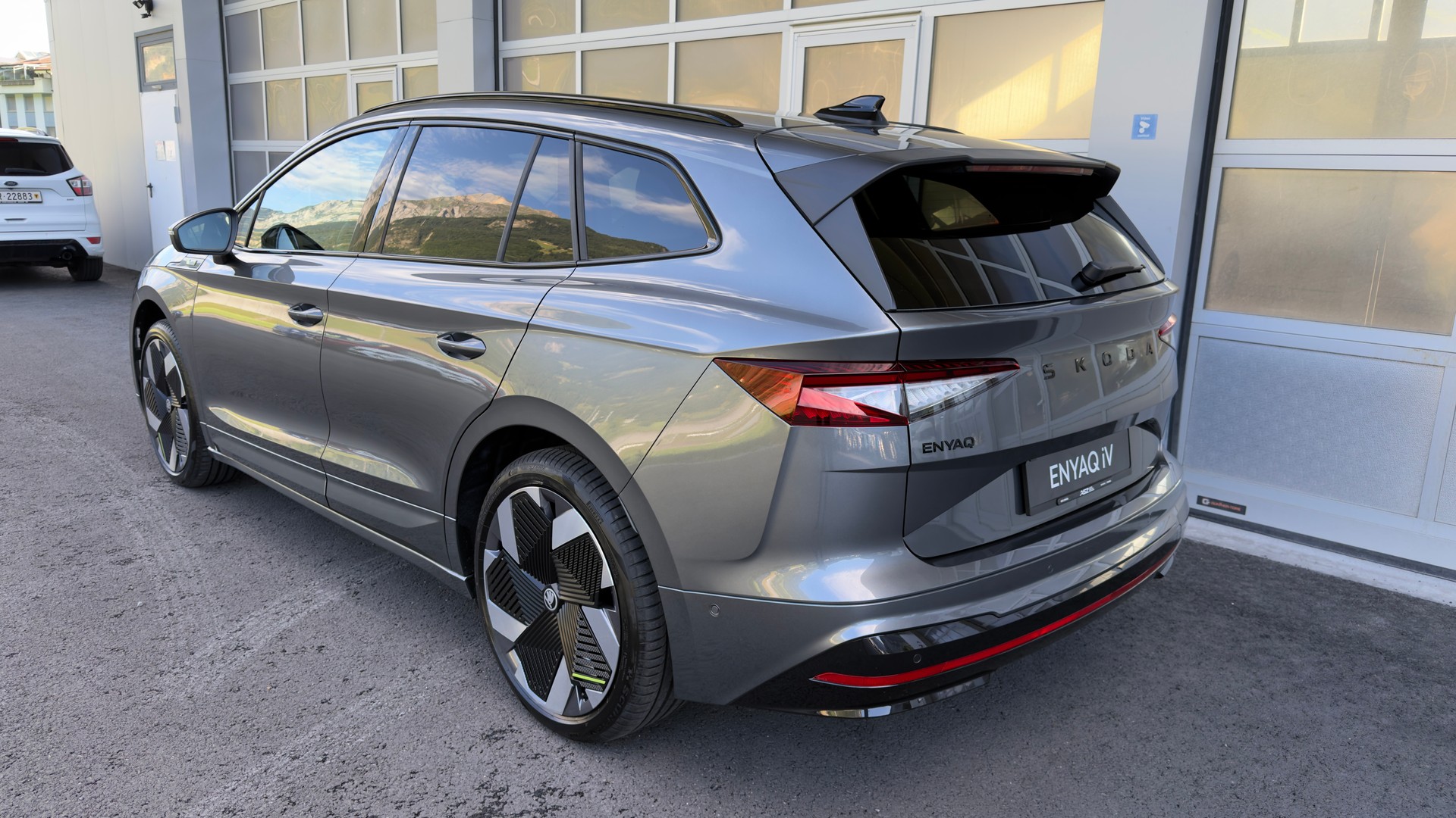 SKODA Enyaq RS 85x 4x4 340PS/250kW elektrisch-image-1
