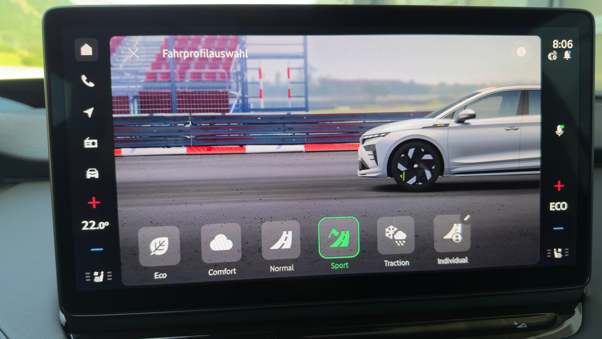 SKODA Enyaq RS 85x 4x4 340PS/250kW elektrisch-image-14