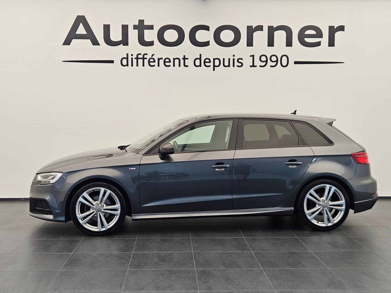 AUDI A3 Sportback 35 TFSI Sport S-tronic-image-1