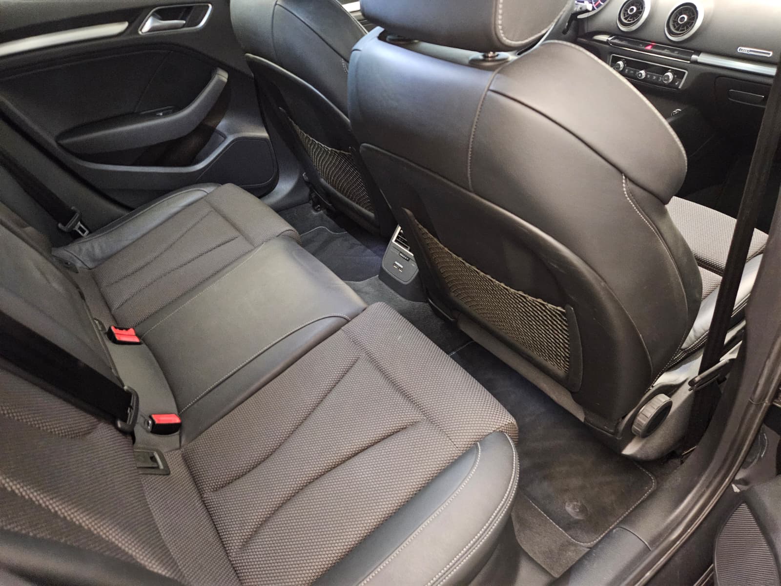 AUDI A3 Sportback 35 TFSI Sport S-tronic-image-13