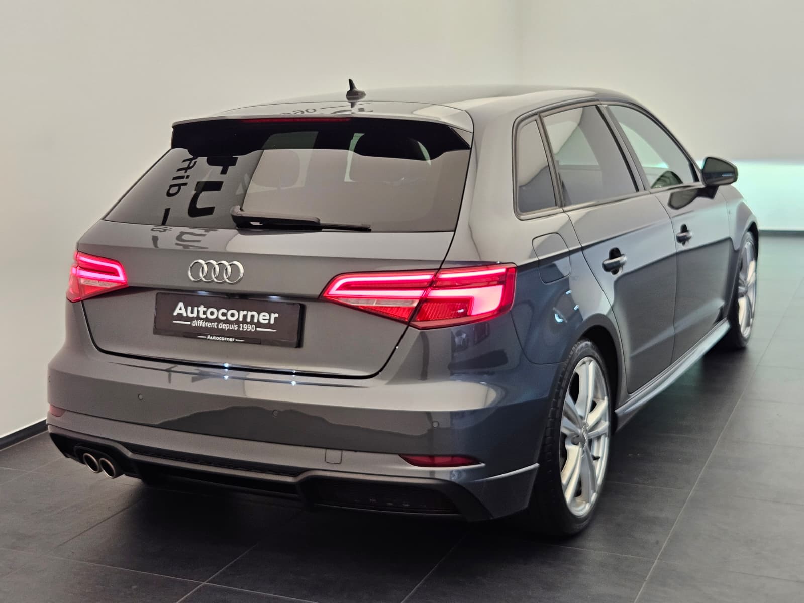 AUDI A3 Sportback 35 TFSI Sport S-tronic-image-6