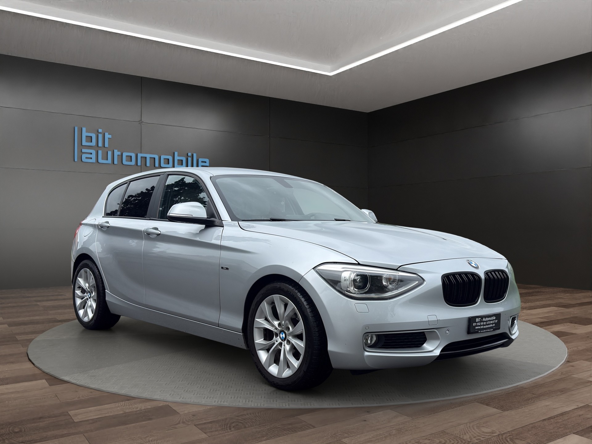 BMW 118i Urban Line Steptronic-image-9