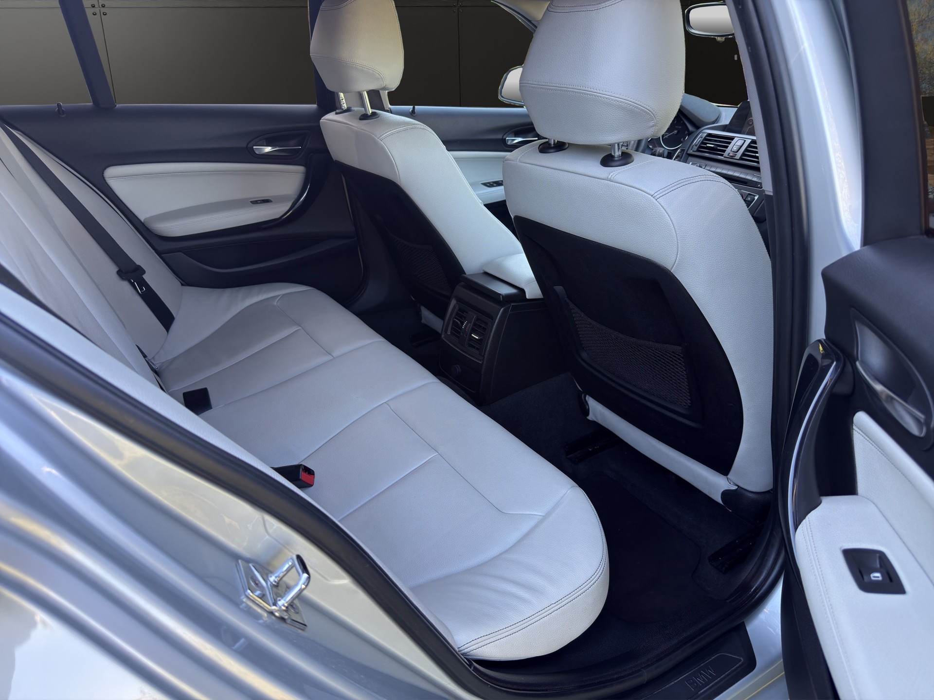 BMW 118i Urban Line Steptronic-image-14