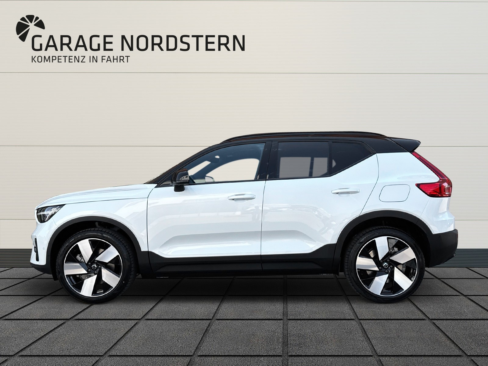 VOLVO EX40 Twin Ultra AWD-image-1