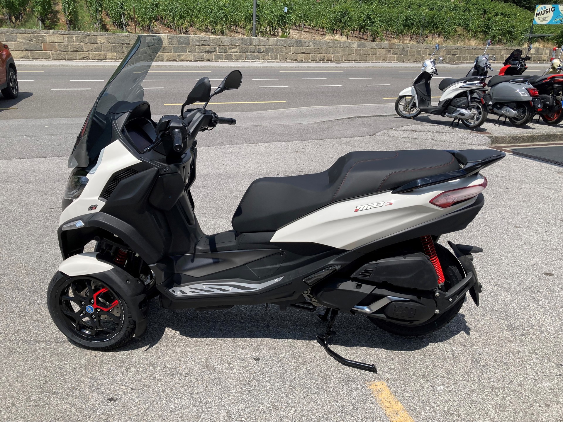 PIAGGIO MP3 400 Sport RST-showroom-element-1