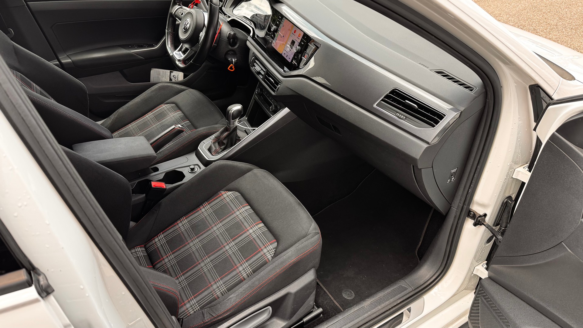 VW Polo 2.0 TSI GTI DSG-image-7