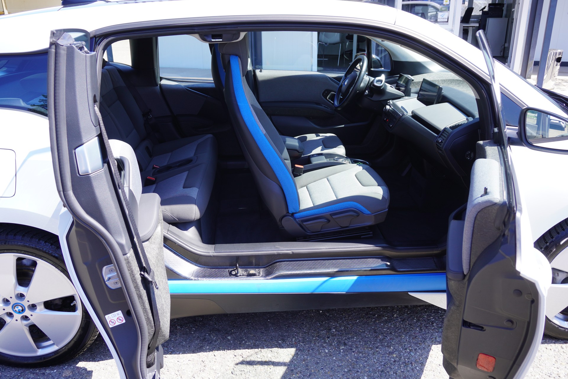 BMW i3 (94Ah)-image-11