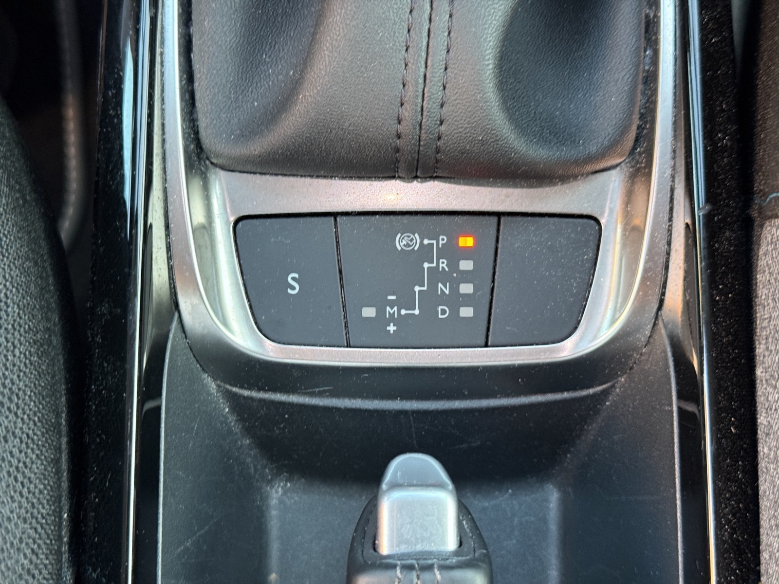 CITROEN C4 Cactus 1.2 Pure Tech Shine EAT6-image-23