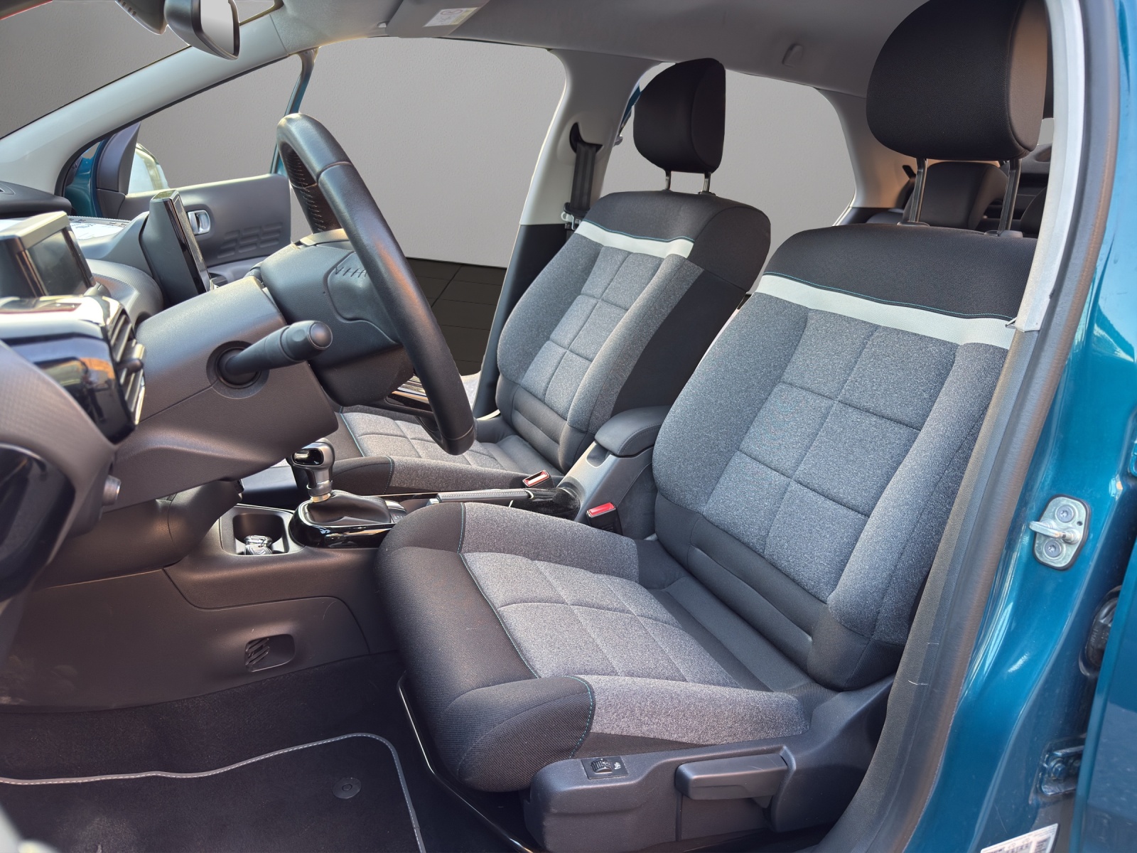 CITROEN C4 Cactus 1.2 Pure Tech Shine EAT6-image-8