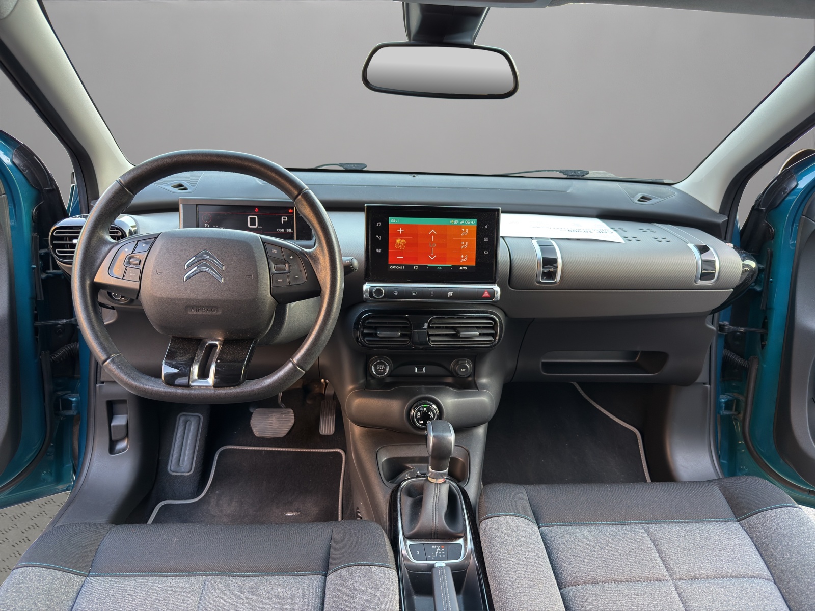 CITROEN C4 Cactus 1.2 Pure Tech Shine EAT6-image-13