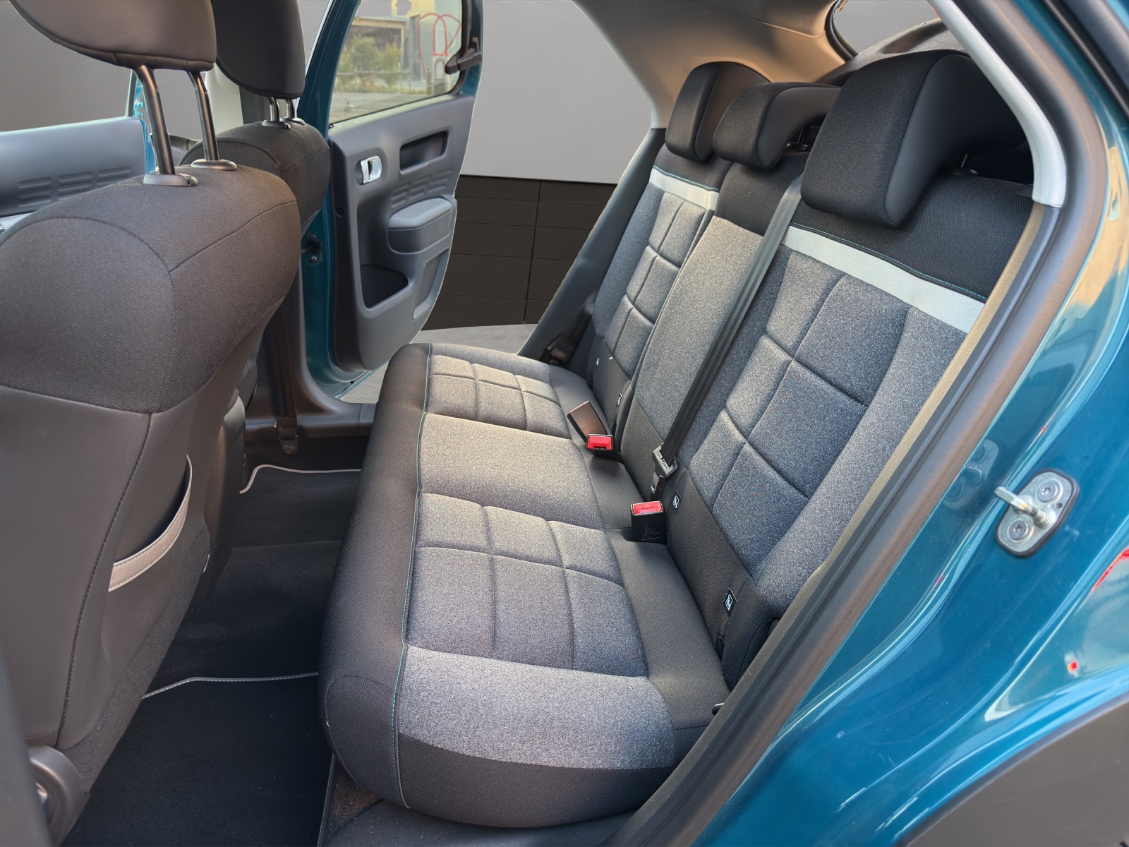 CITROEN C4 Cactus 1.2 Pure Tech Shine EAT6-image-12