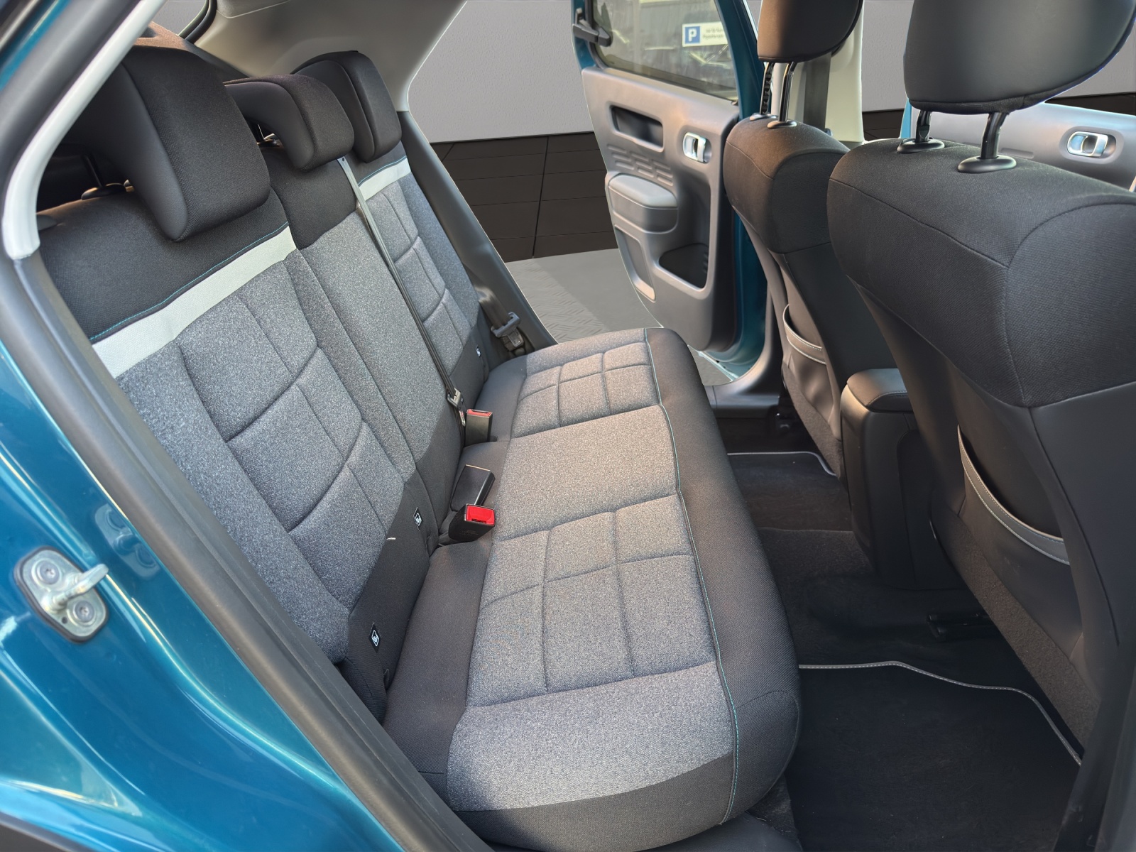 CITROEN C4 Cactus 1.2 Pure Tech Shine EAT6-image-17
