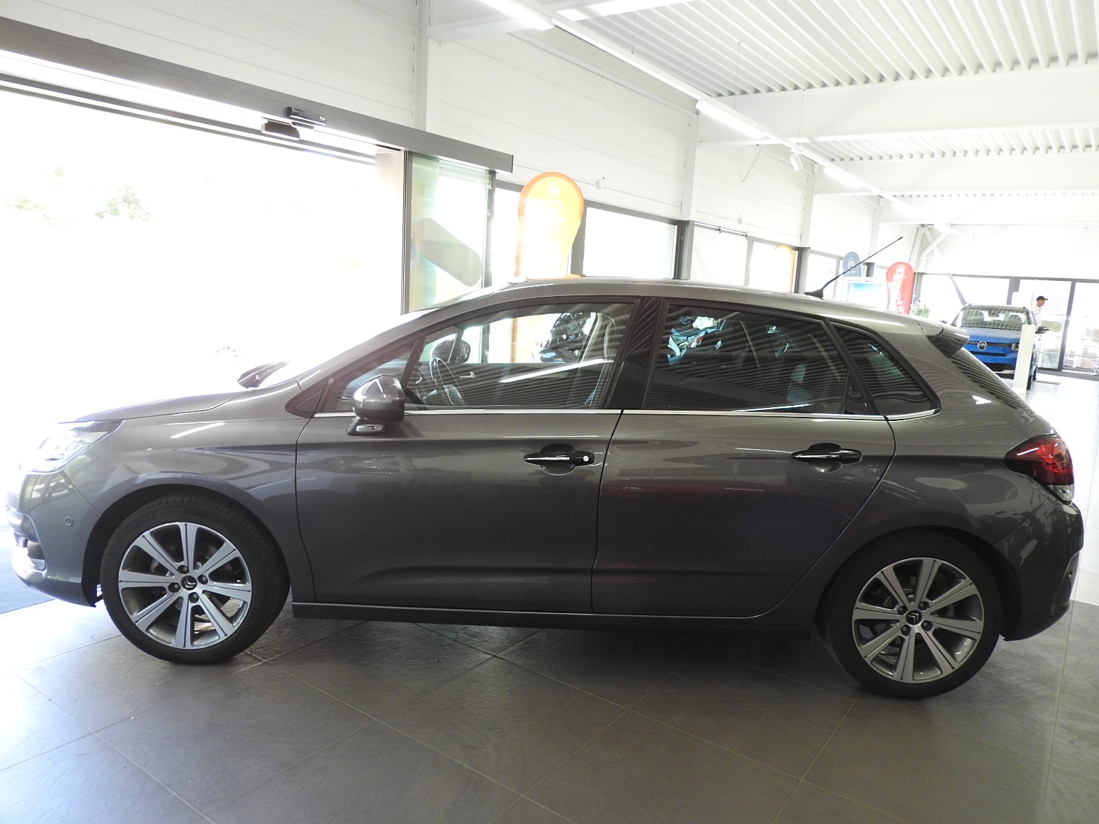 CITROEN C4 1.2 turbo 130 cv Shine Automatic-image-4