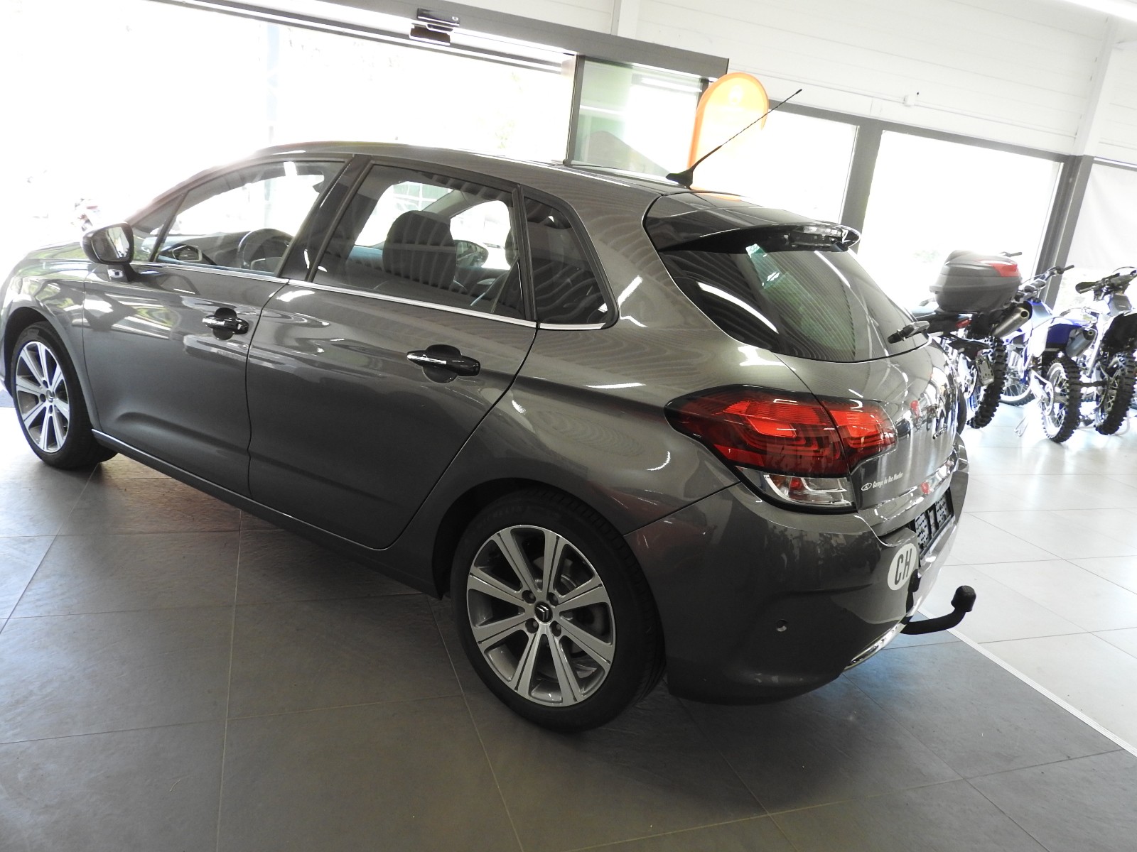 CITROEN C4 1.2 turbo 130 cv Shine Automatic-image-3