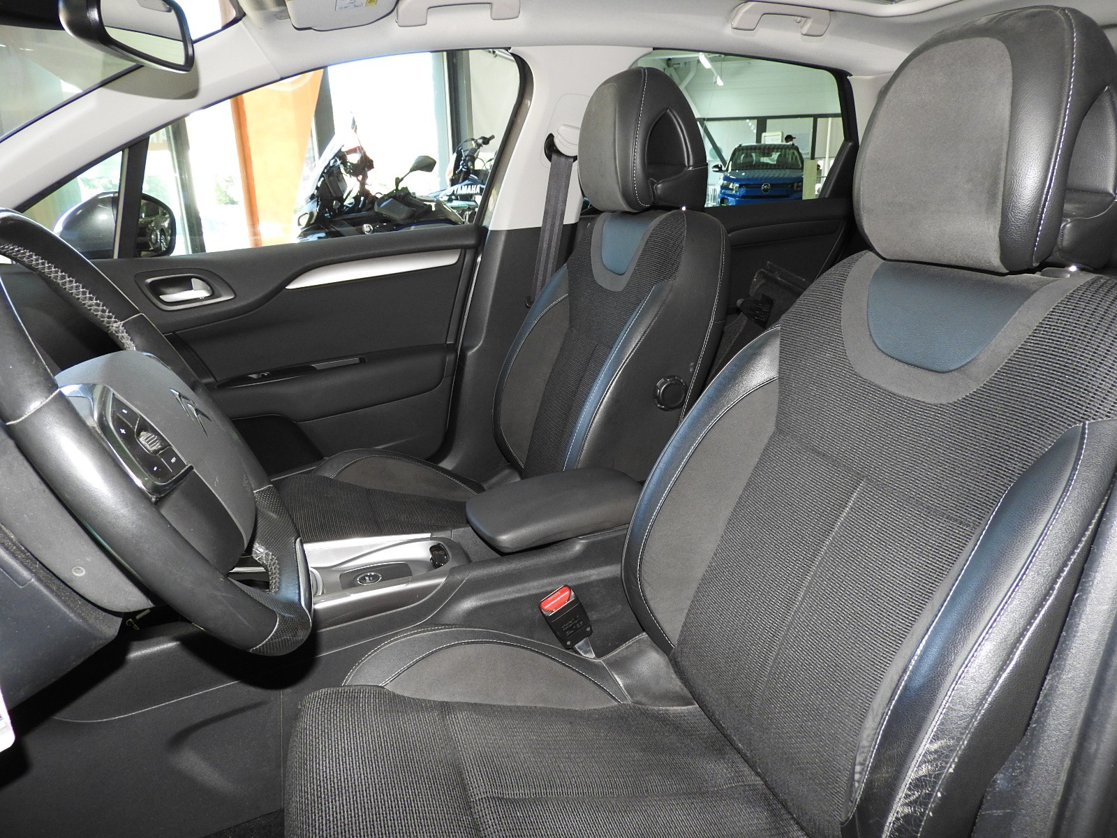 CITROEN C4 1.2 turbo 130 cv Shine Automatic-image-6