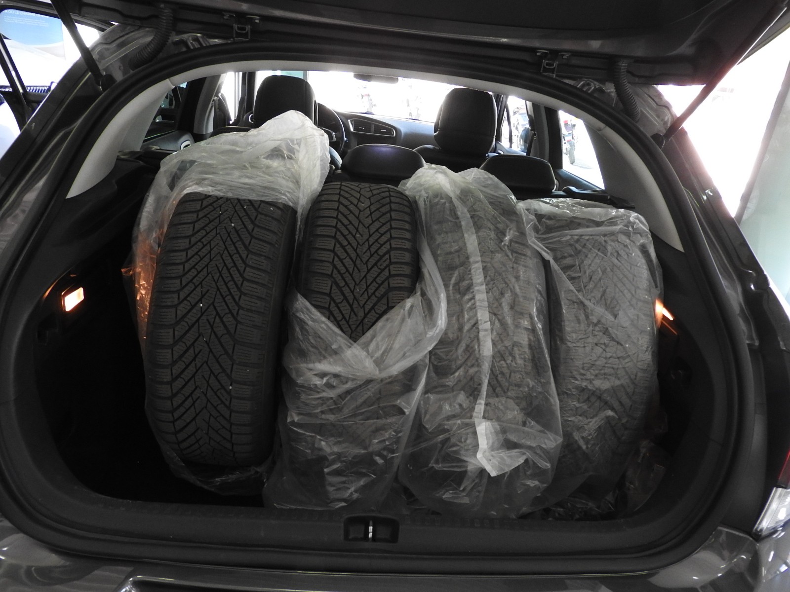 CITROEN C4 1.2 turbo 130 cv Shine Automatic-image-8