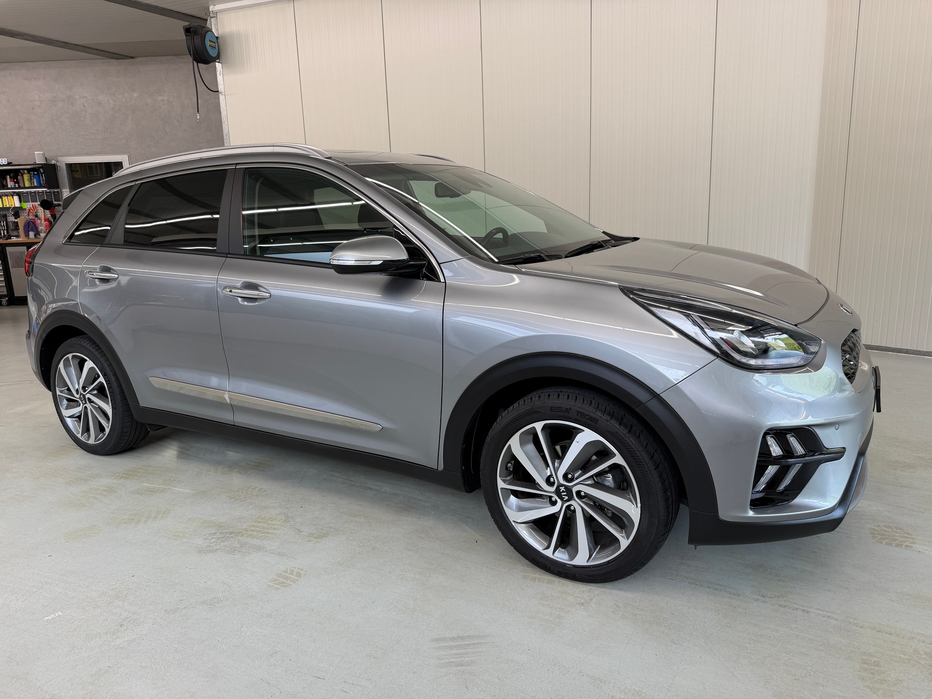 KIA Niro 1.6GDi Plug-in Hybrid Style DCT-image-2