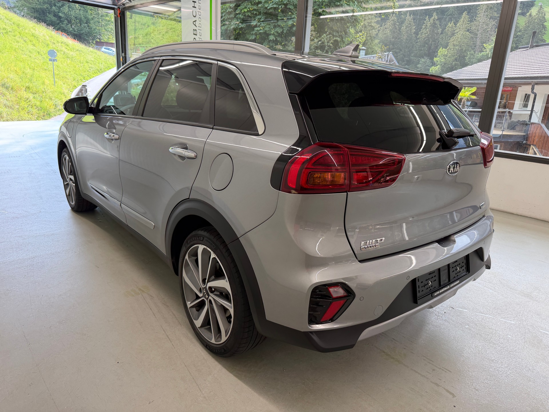 KIA Niro 1.6GDi Plug-in Hybrid Style DCT-image-6