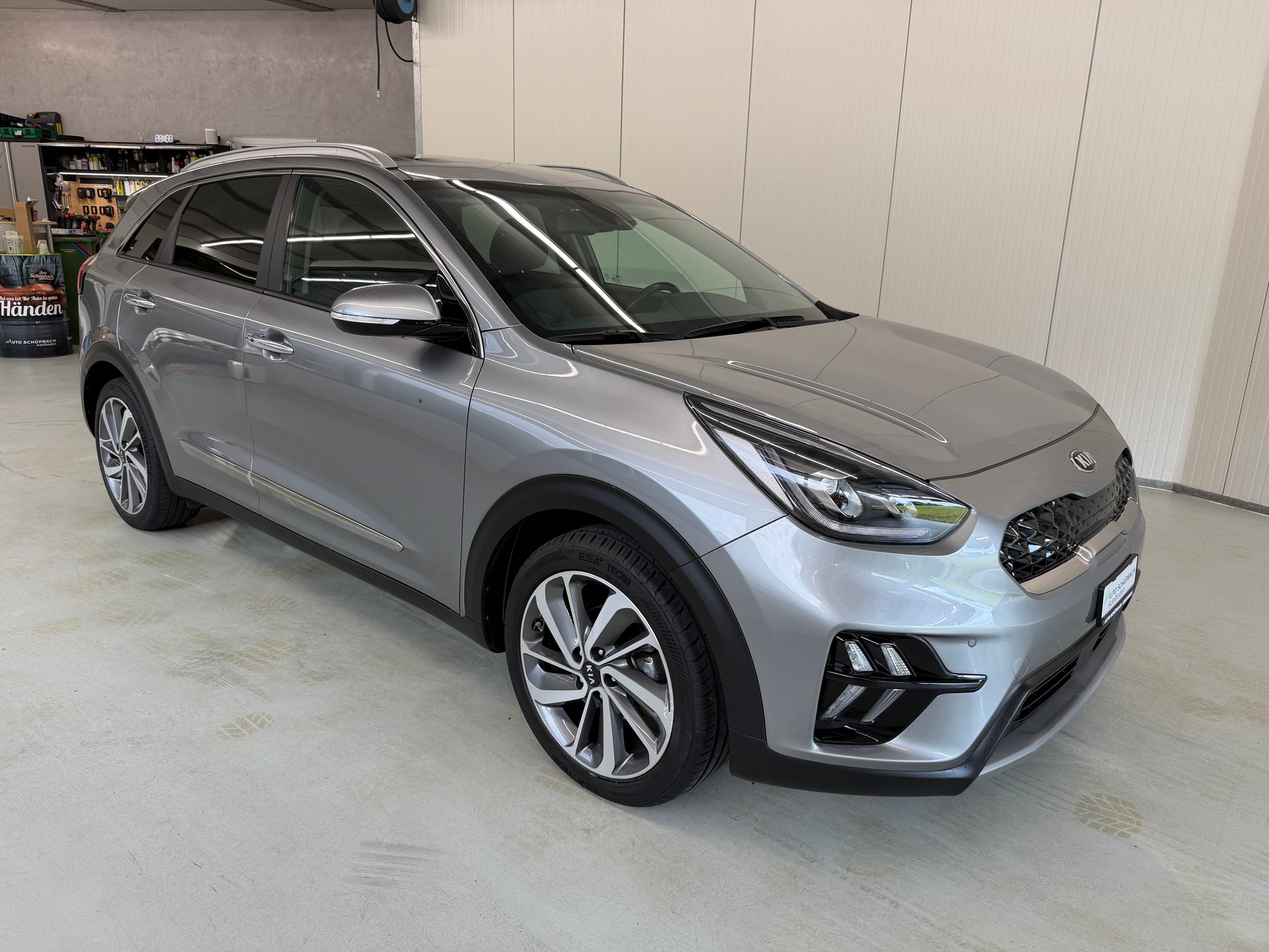 KIA Niro 1.6GDi Plug-in Hybrid Style DCT-image-1
