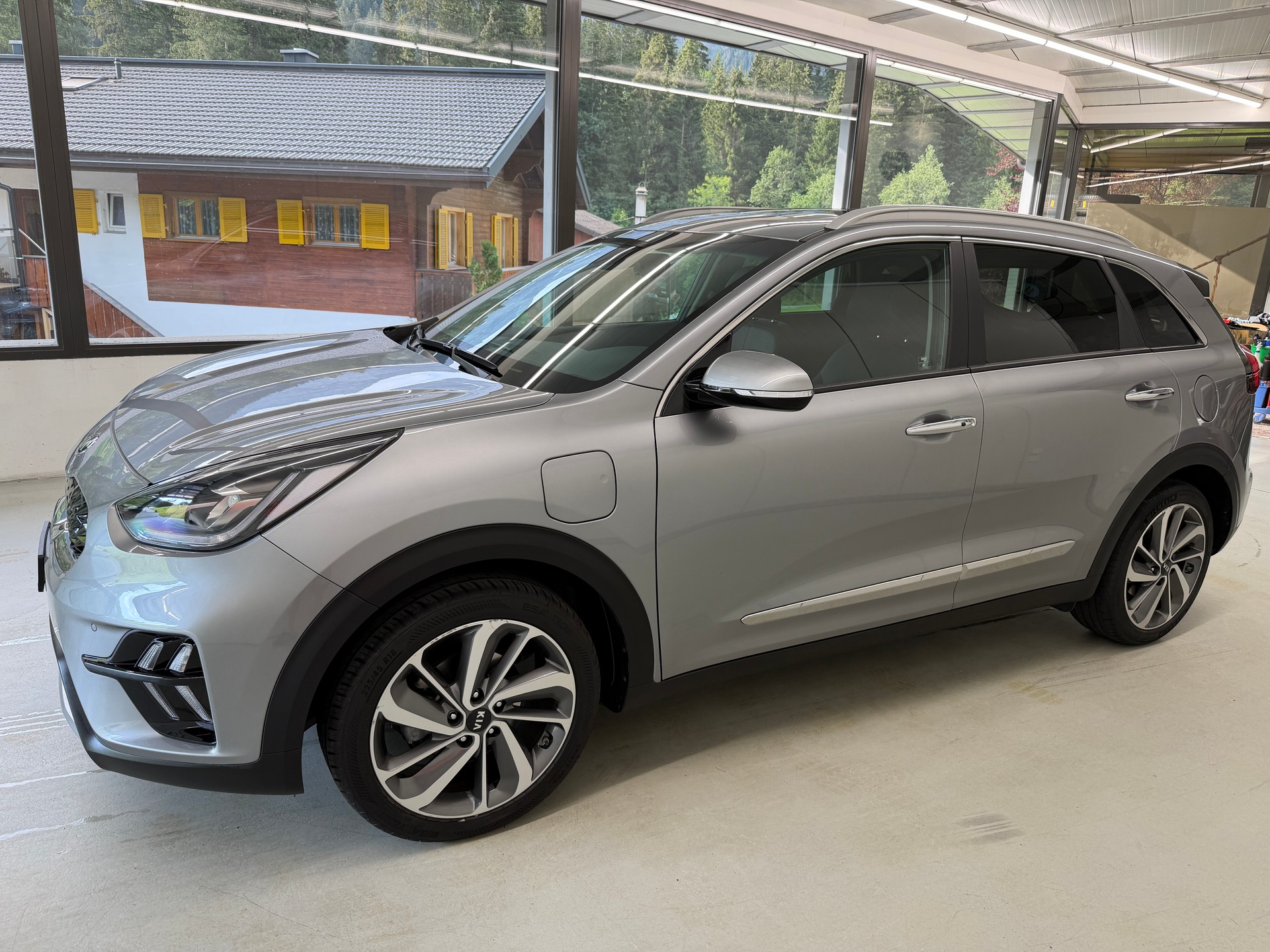 KIA Niro 1.6GDi Plug-in Hybrid Style DCT-image-8