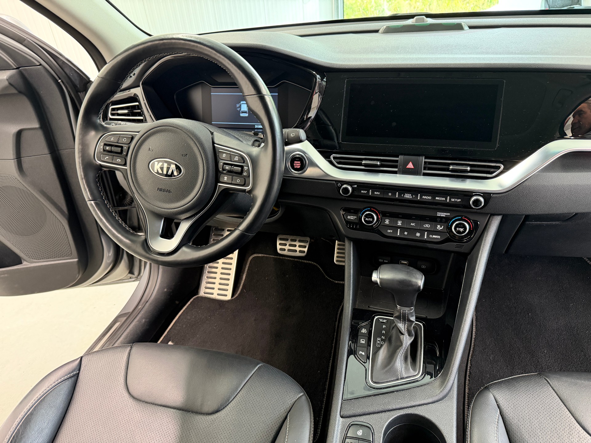 KIA Niro 1.6GDi Plug-in Hybrid Style DCT-image-19