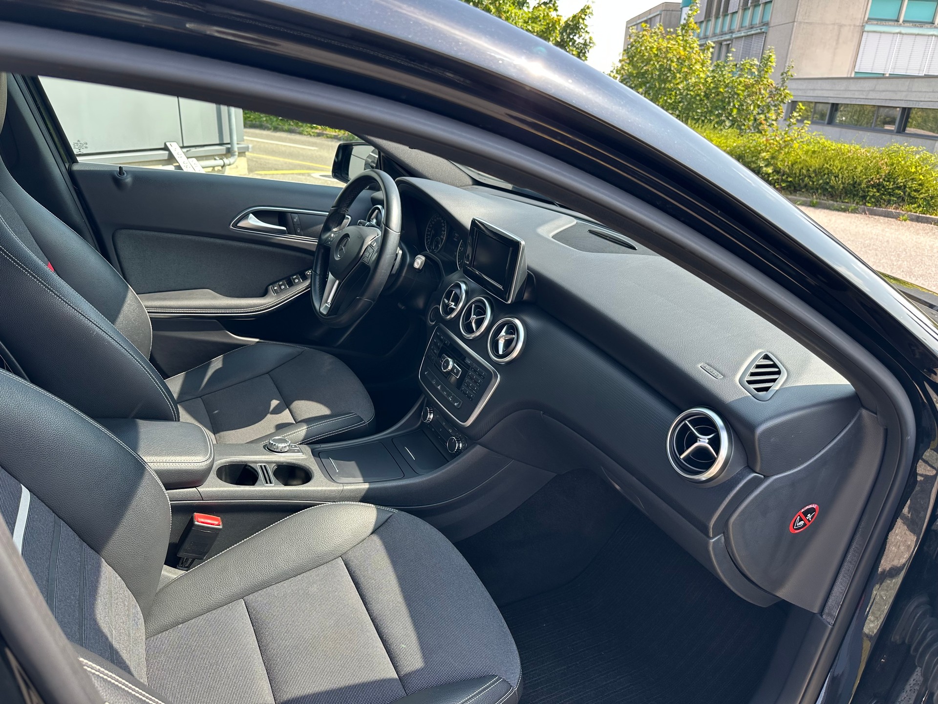 MERCEDES-BENZ A 180 CDI *Top Zustand*-image-6