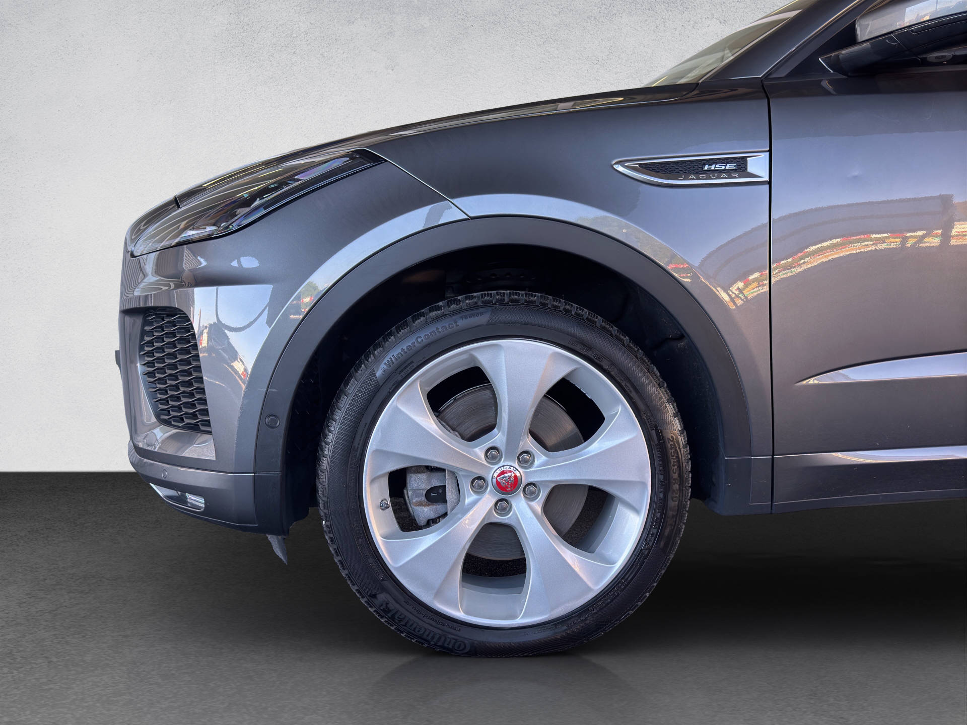 JAGUAR E-Pace 2.0 D 240 R-Dynamic HSE AWD-image-5
