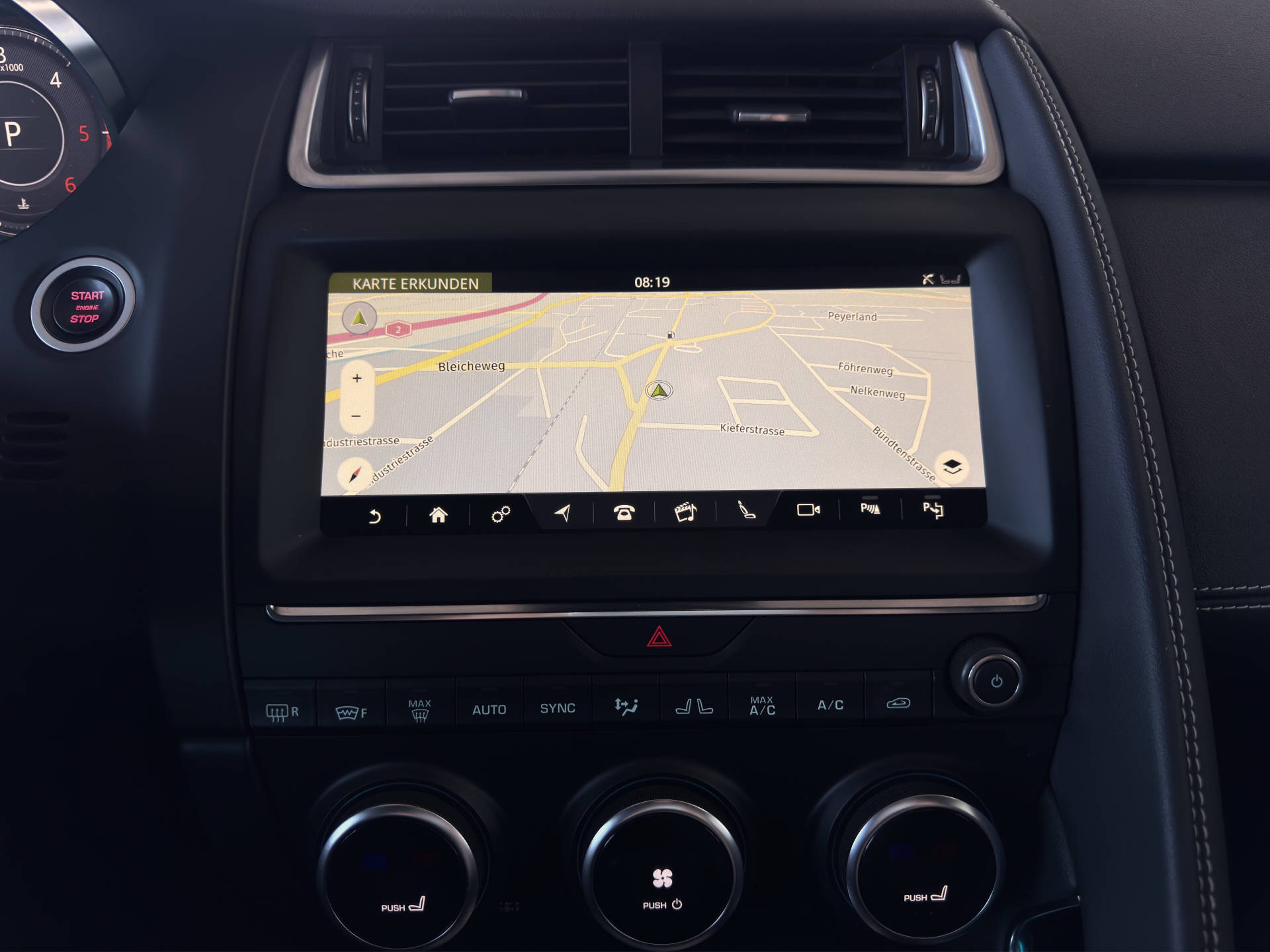 JAGUAR E-Pace 2.0 D 240 R-Dynamic HSE AWD-image-11