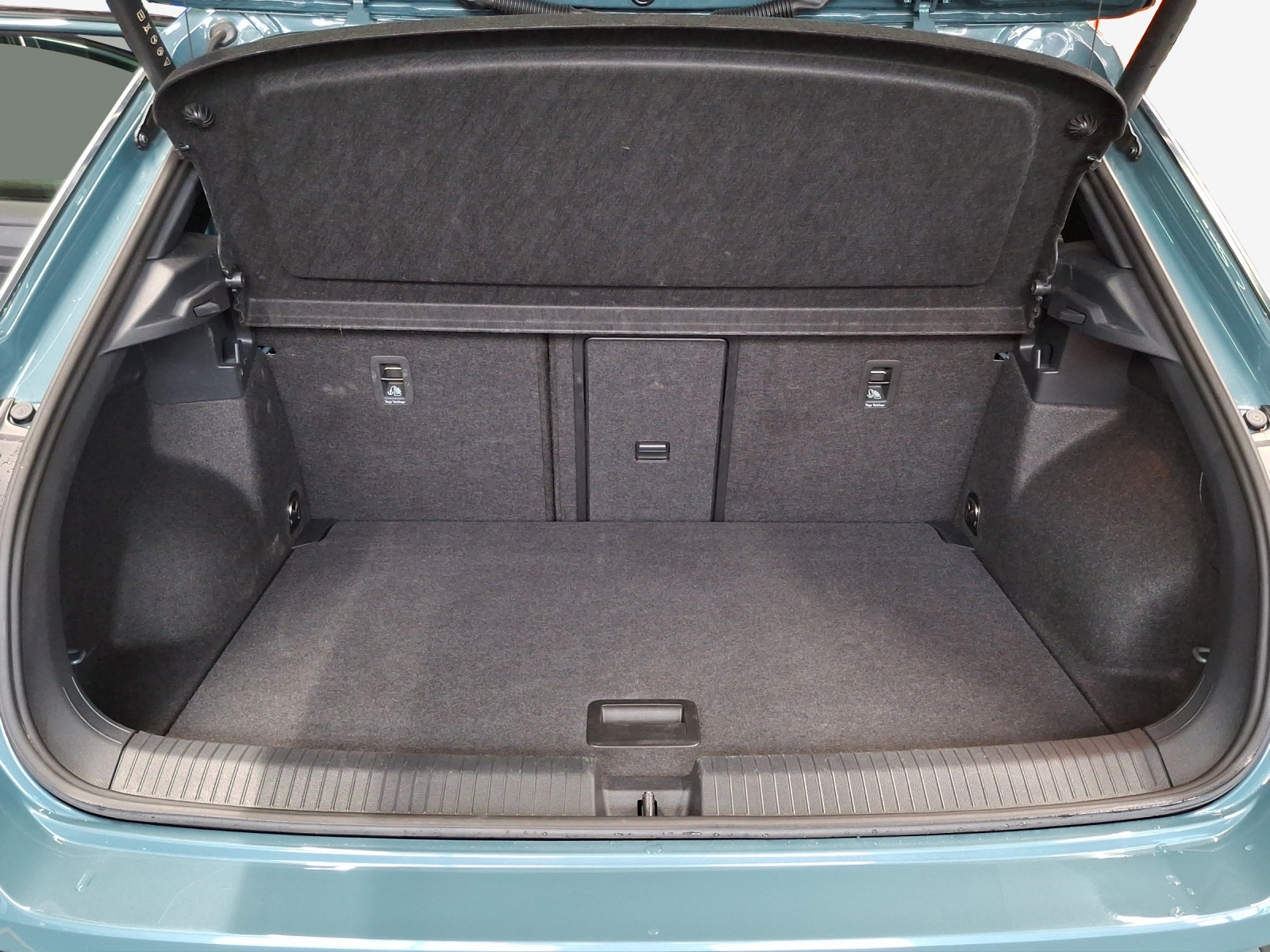 VW T-Roc 2.0 TSI R-Line DSG 4Motion-image-12