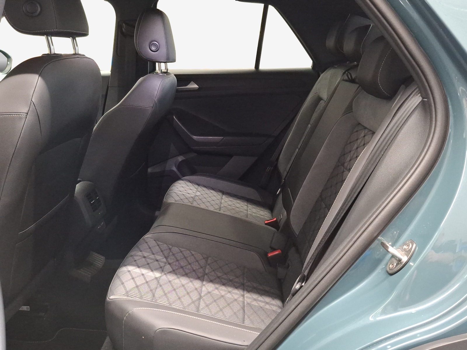 VW T-Roc 2.0 TSI R-Line DSG 4Motion-image-11