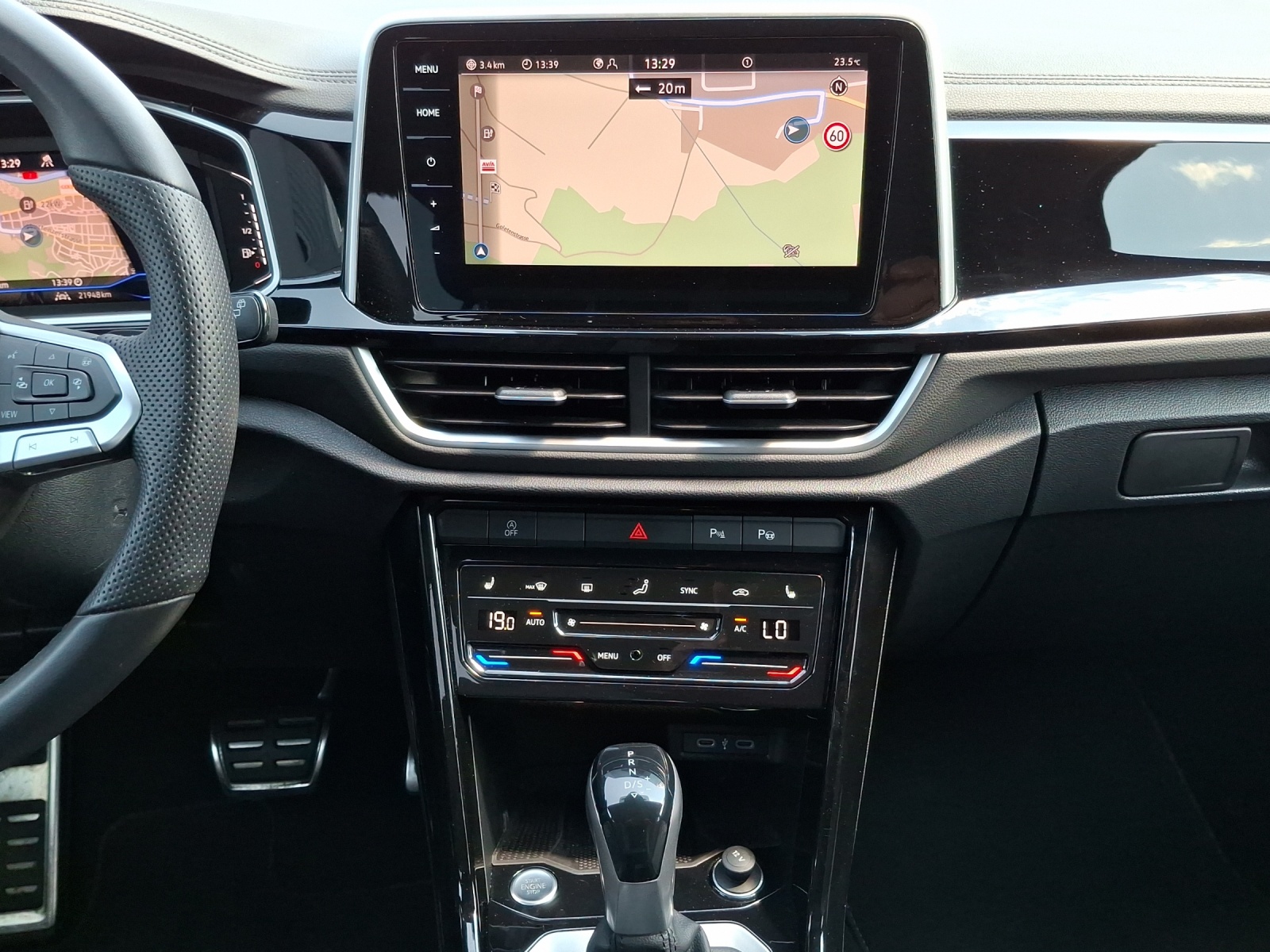 VW T-Roc 2.0 TSI R-Line DSG 4Motion-image-10