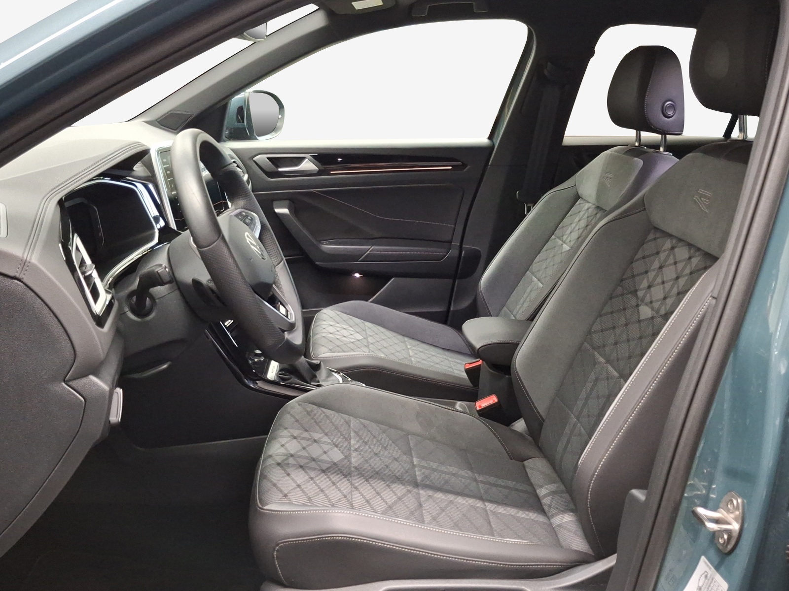 VW T-Roc 2.0 TSI R-Line DSG 4Motion-image-7