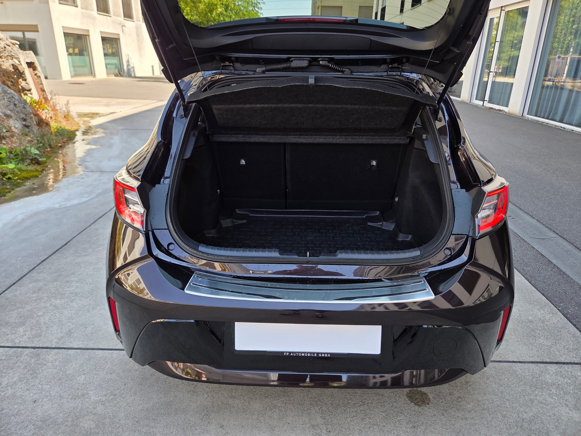 TOYOTA Corolla 1.8 HSD Active e- CVT-image-15