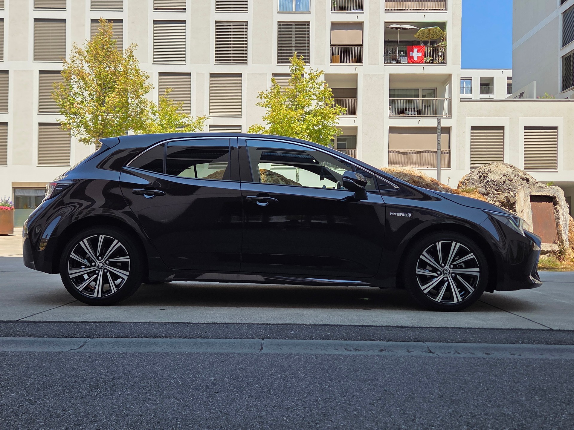 TOYOTA Corolla 1.8 HSD Active e- CVT-image-2