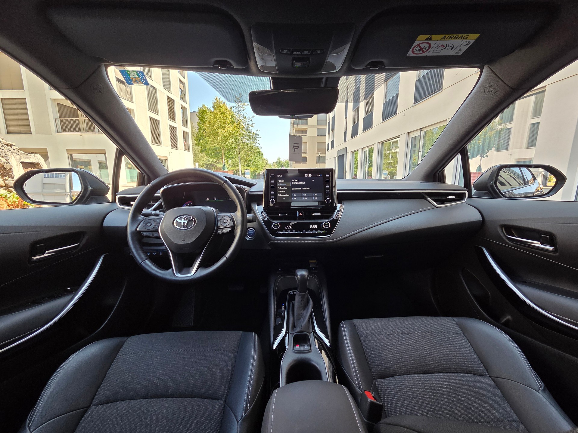 TOYOTA Corolla 1.8 HSD Active e- CVT-image-8
