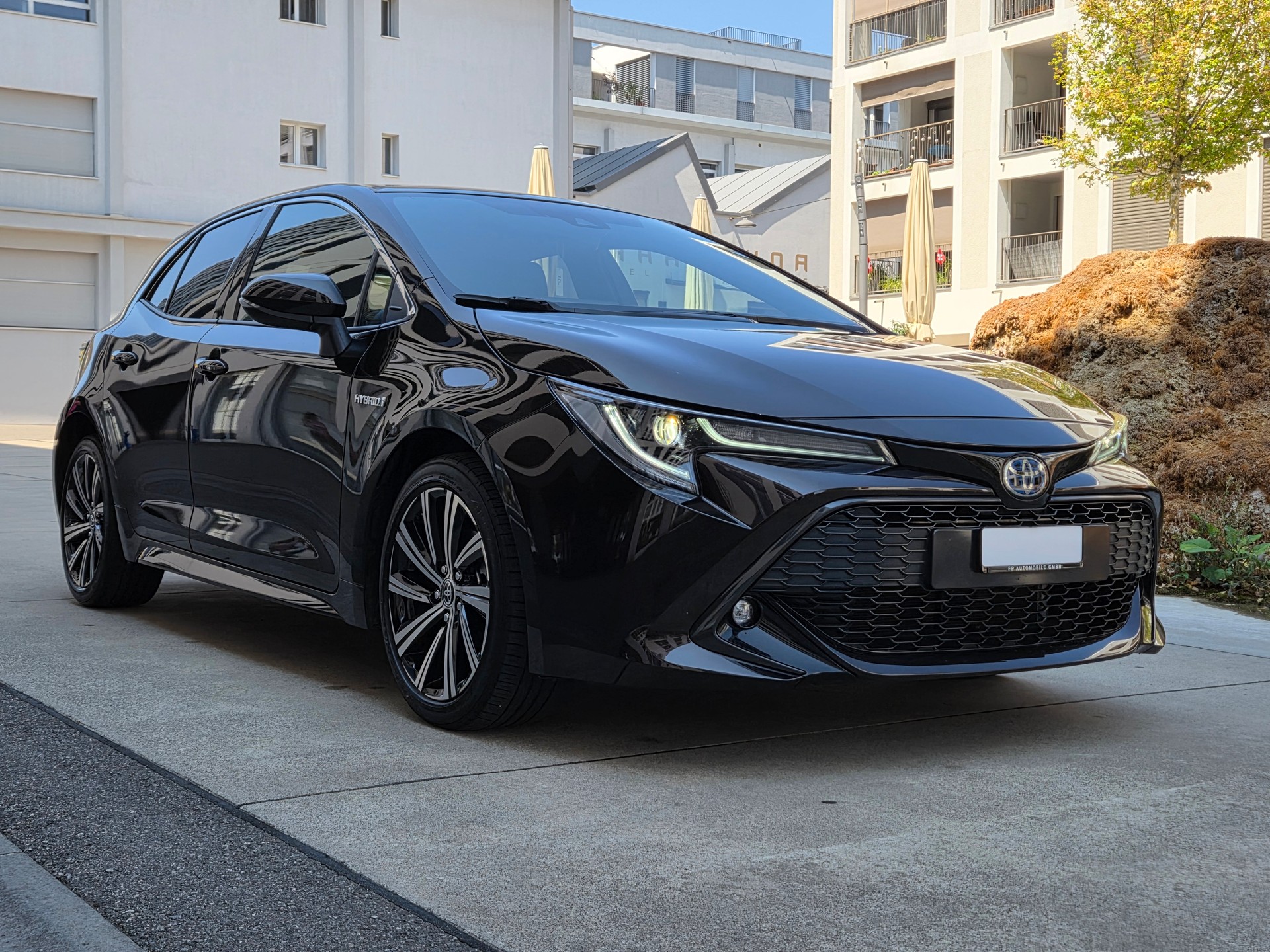 TOYOTA Corolla 1.8 HSD Active e- CVT-image-1
