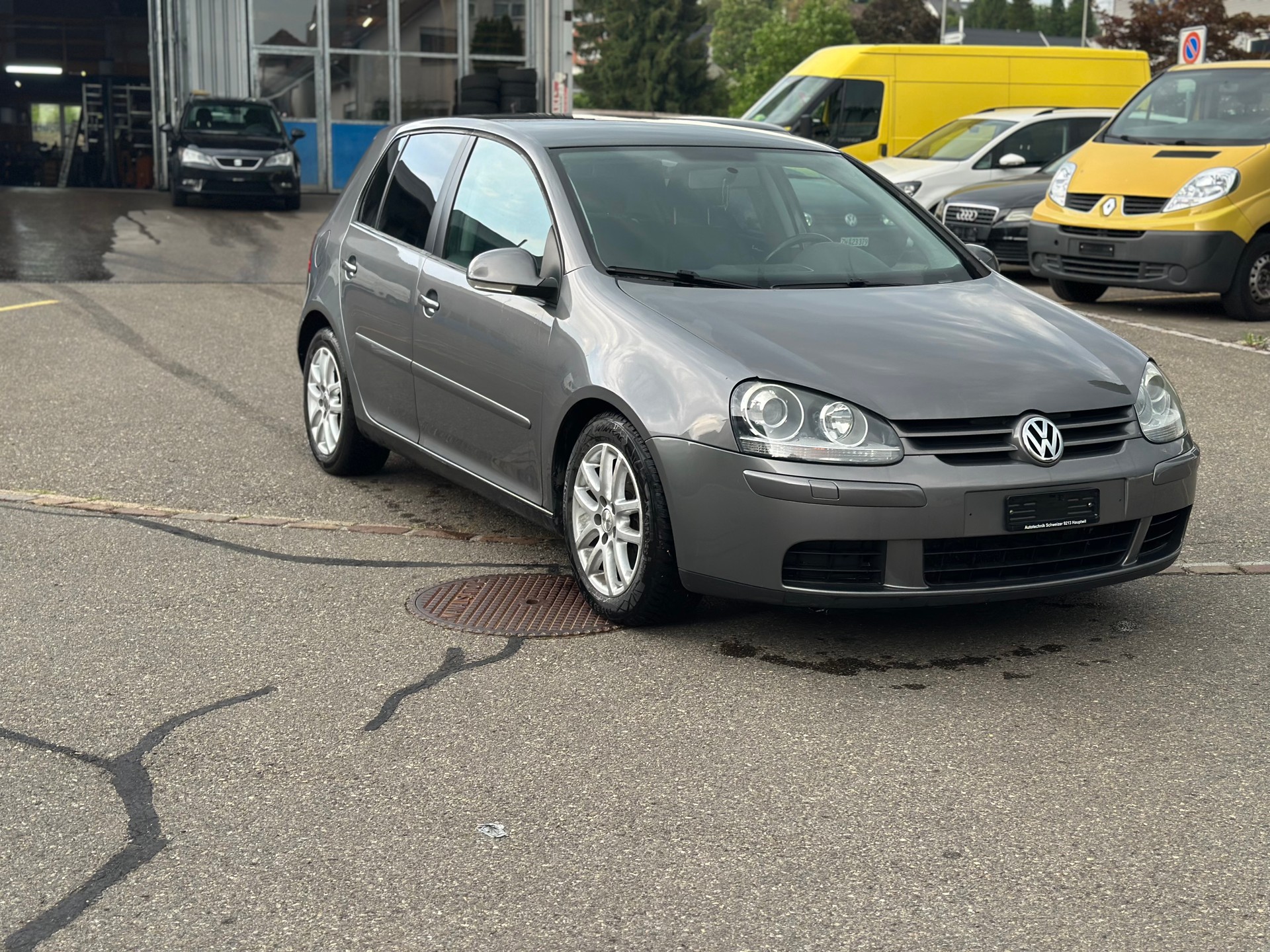 VW Golf 2.0 TDI Sportline 4Motion-image-3