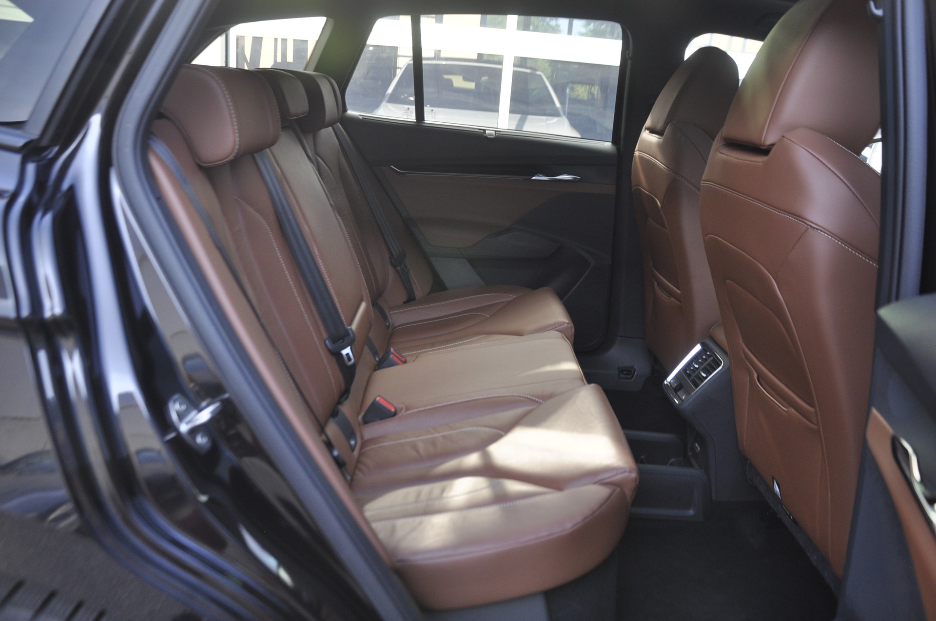 SKODA Enyaq iV 80x Founders Edition I Anhängerkupplung-image-8