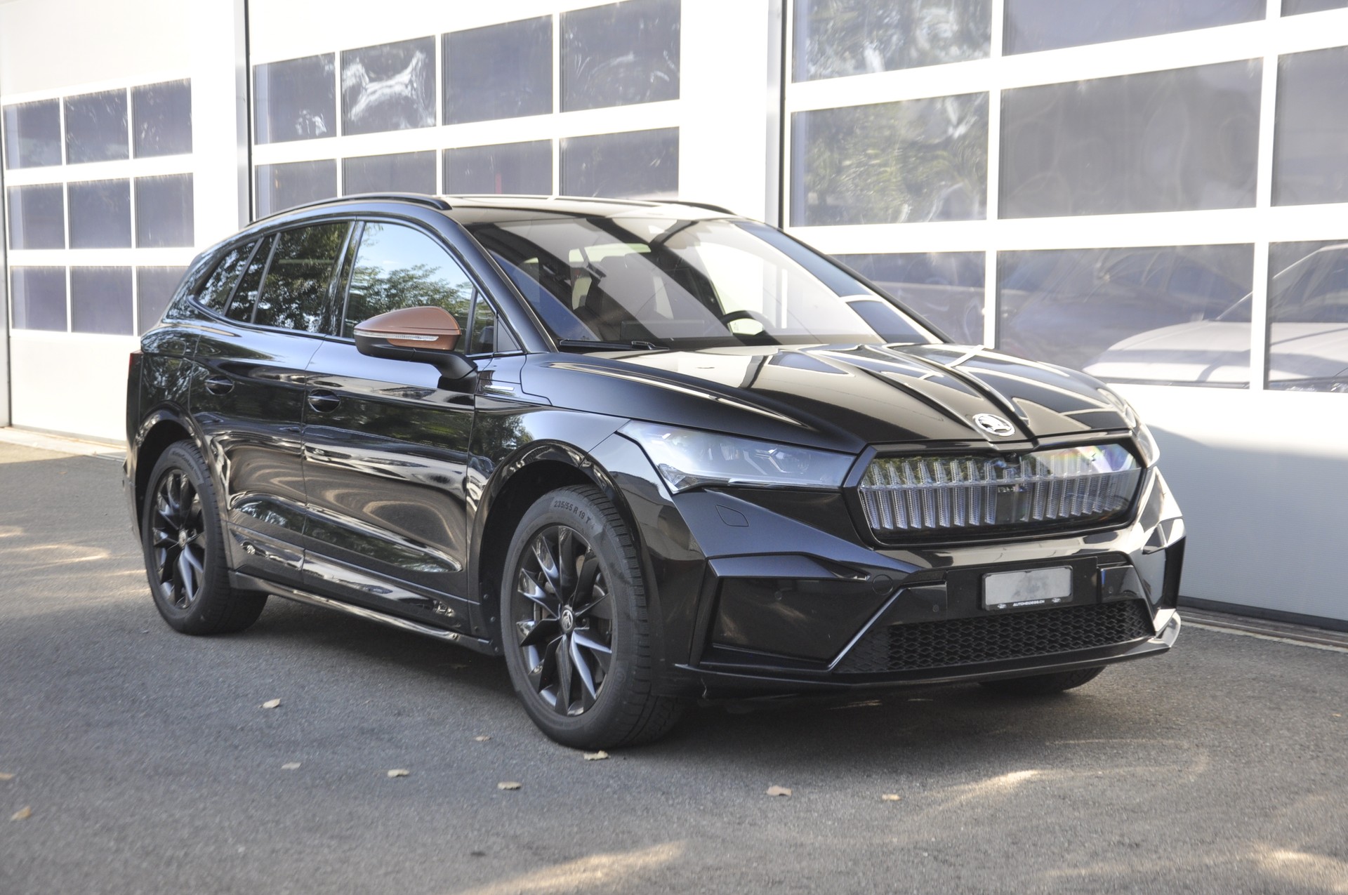 SKODA Enyaq iV 80x Founders Edition I Anhängerkupplung-image-0