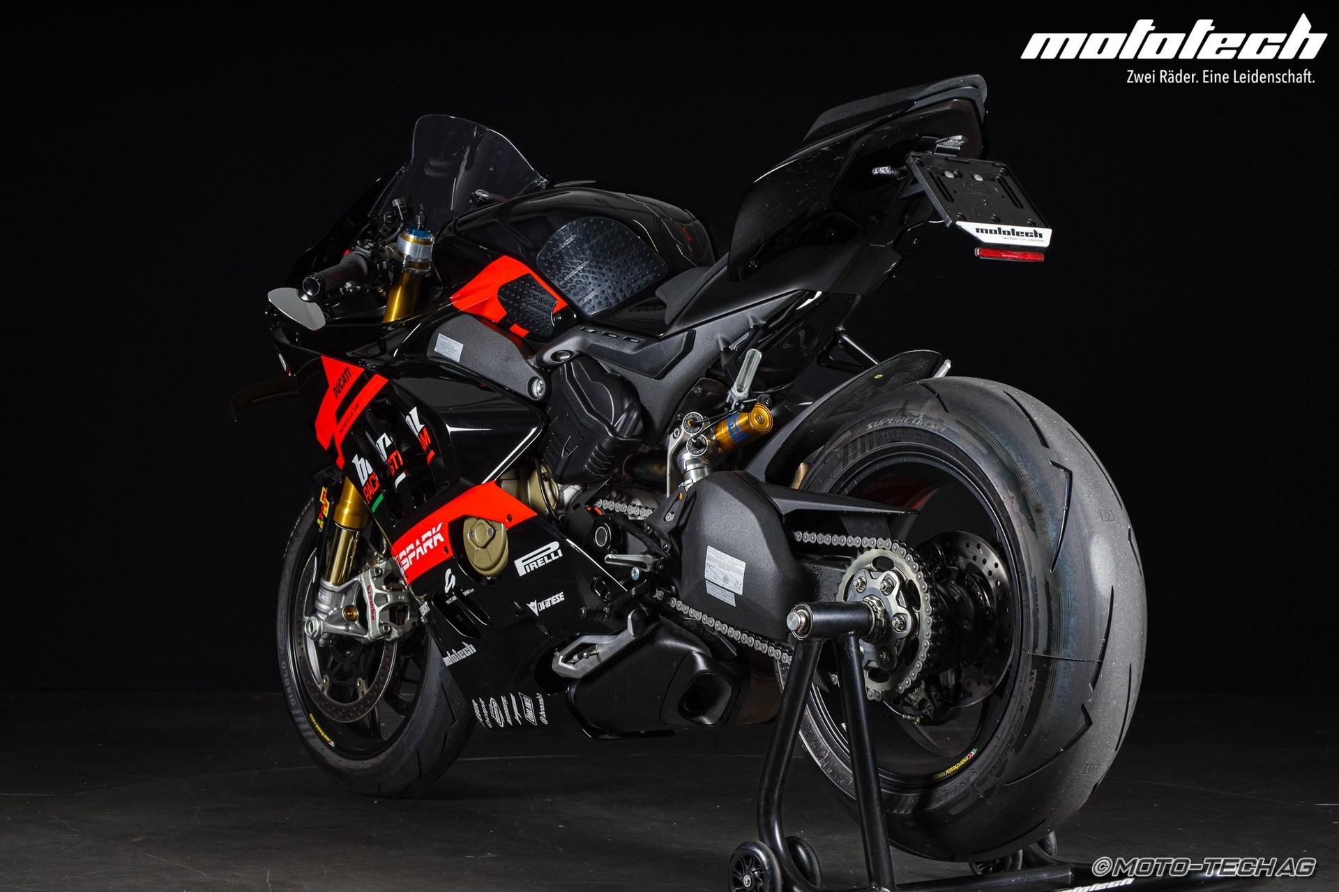 DUCATI Panigale V4 S BARNI EDITION-showroom-element-3