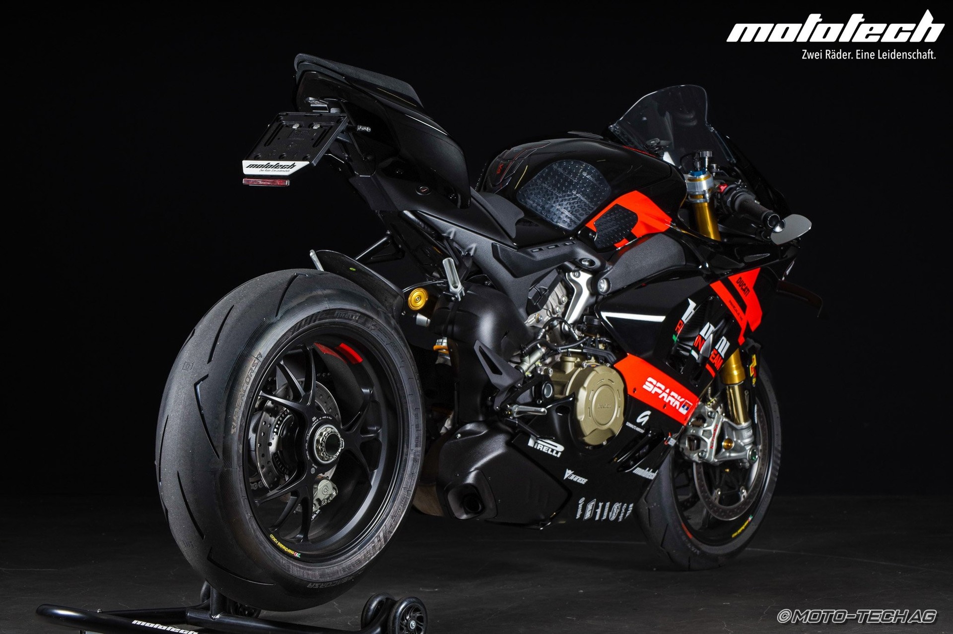 DUCATI Panigale V4 S BARNI EDITION-showroom-element-2